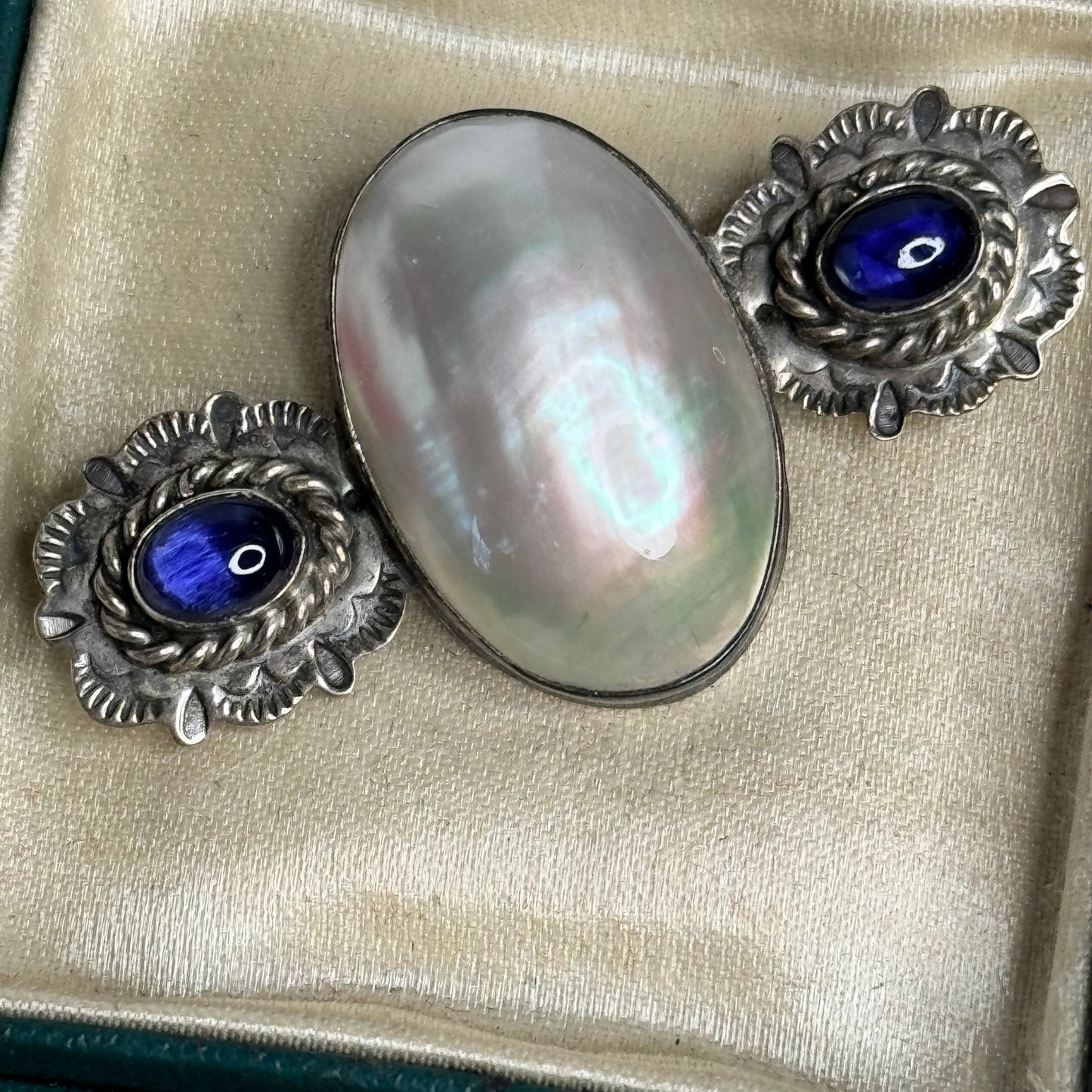 Vintage Sterling Silver Mabe Pearl & Amethyst Semi Precious Gemstone Pin