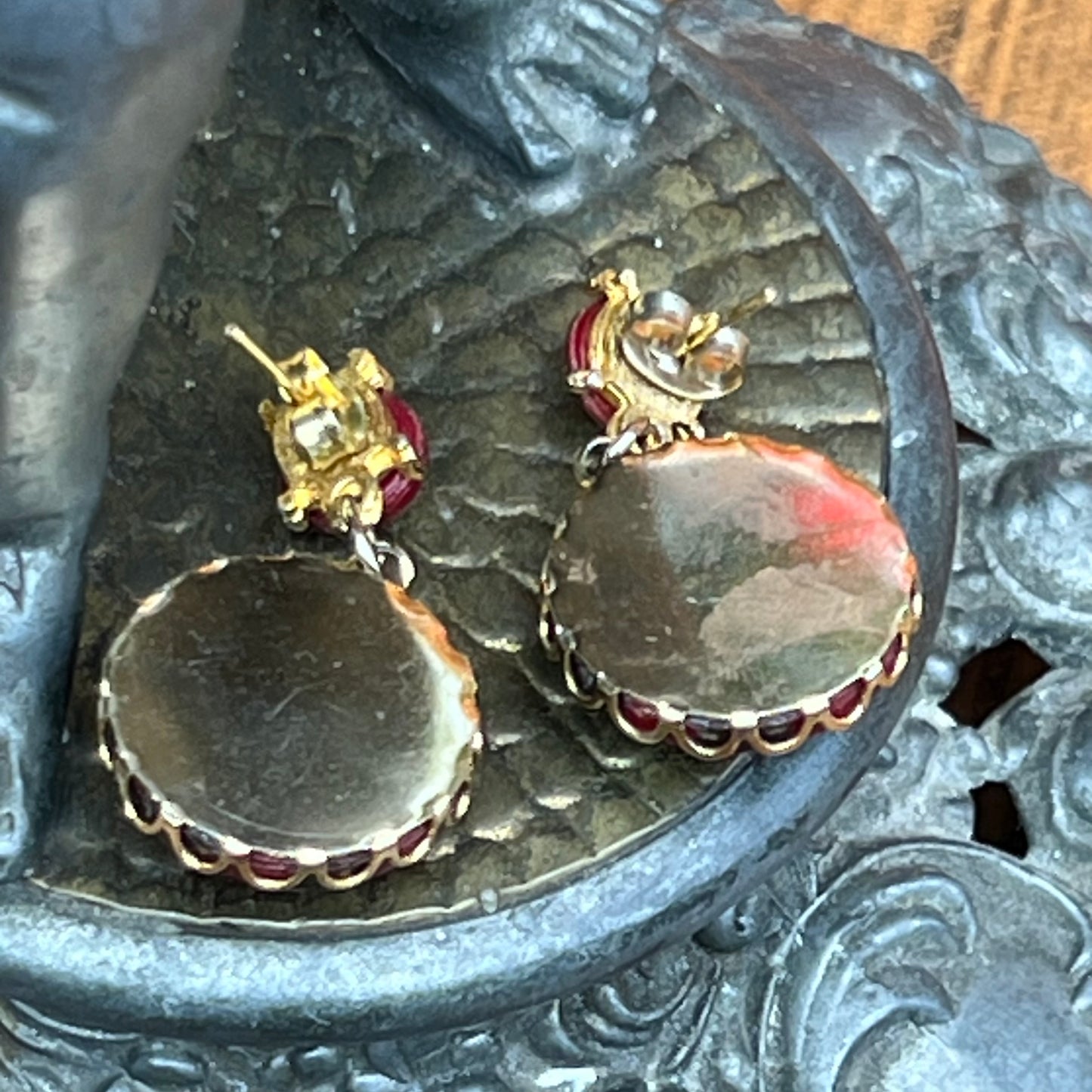 Vintage Unsigned Celebrity Delizza & Elster Morrocan Matrix Pierced Earrings