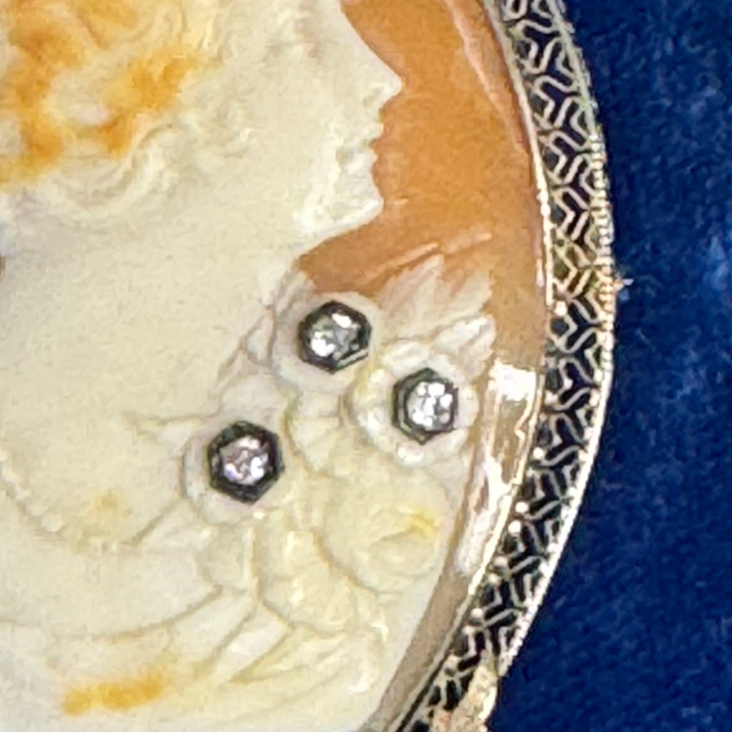 Victorian 14K White Gold Carved Cameo & Three Diamonds Brooch Pendant