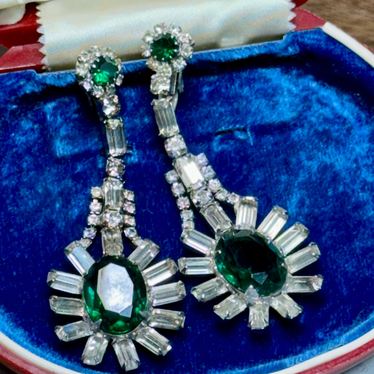 Vintage Eye Catching Green & Clear Rhinestone Dangling Earrings