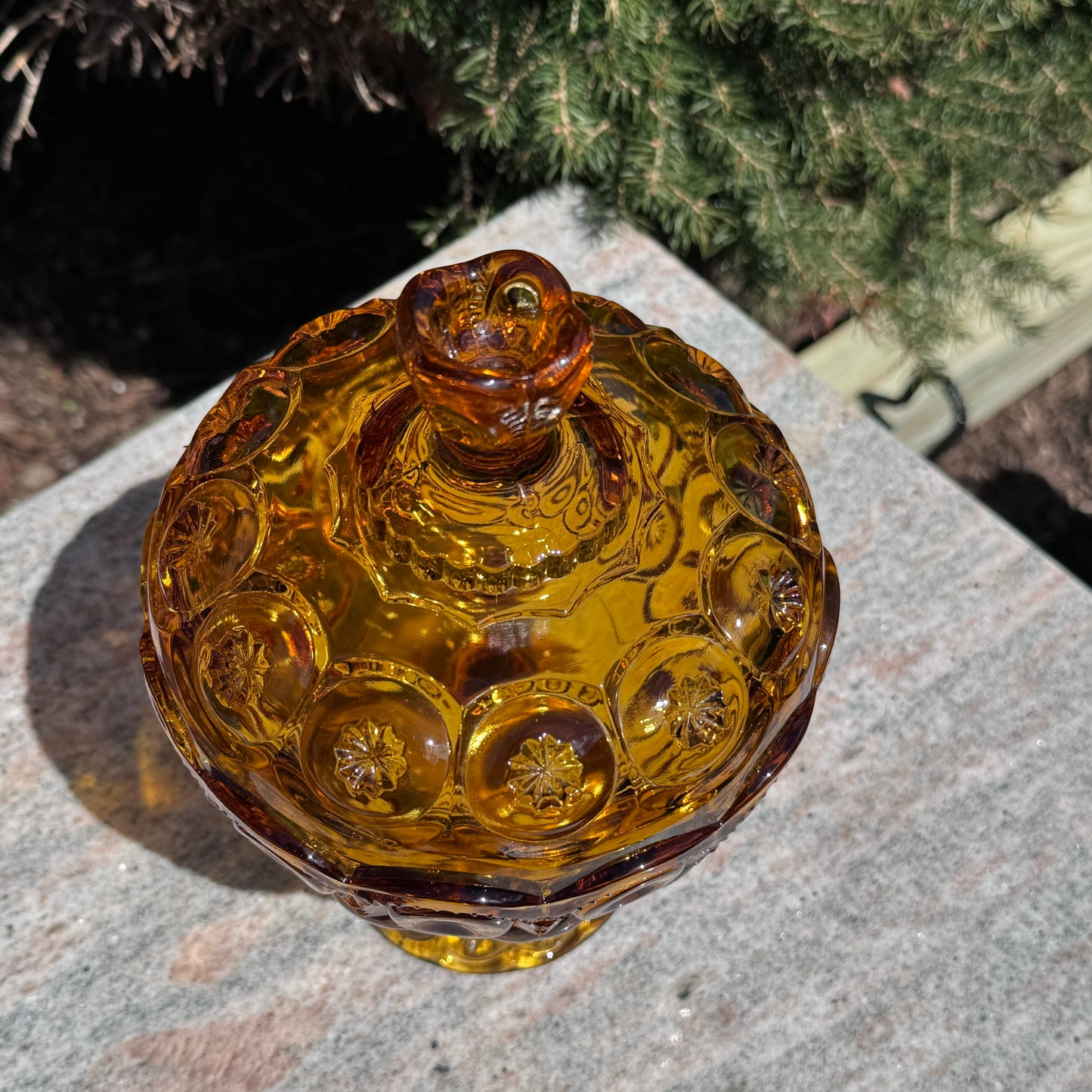 Vintage L. E. Smith Soft Topaz Moon and Stars Pedestal Covered Candy Dish