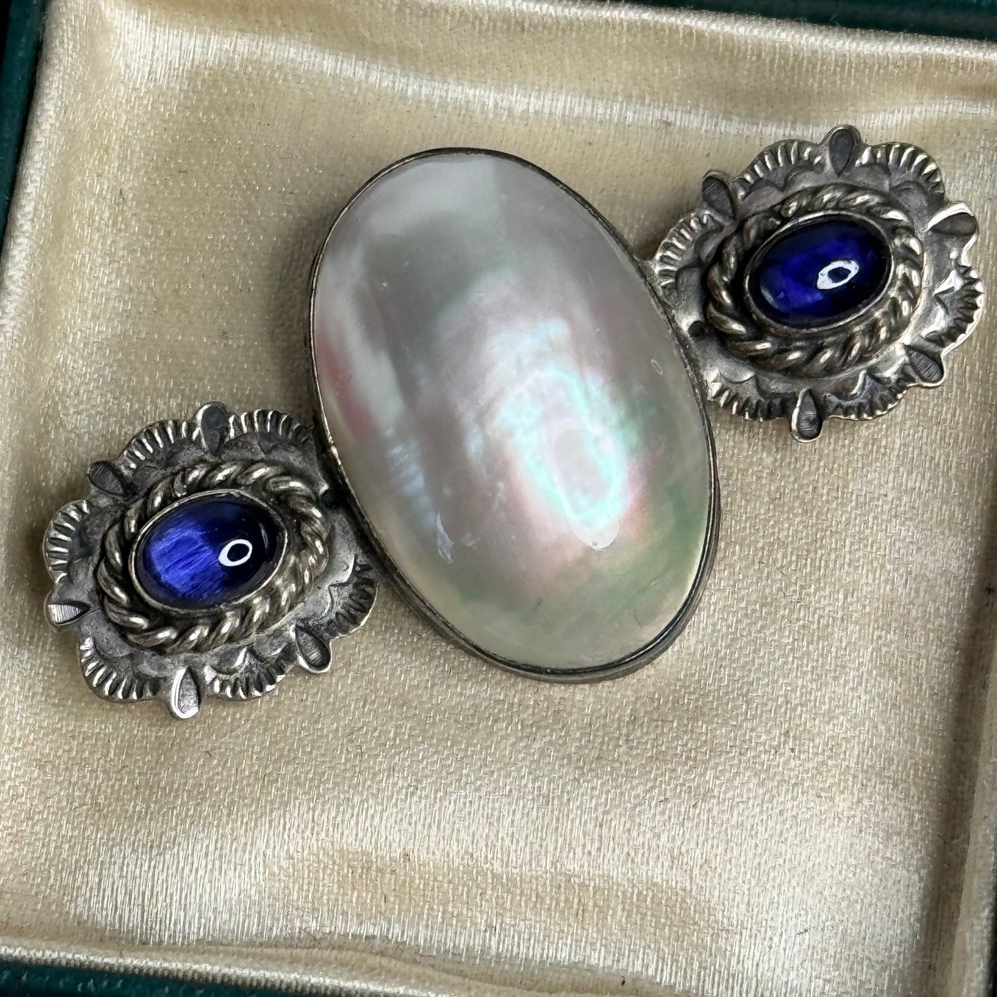 Vintage Sterling Silver Mabe Pearl & Amethyst Semi Precious Gemstone Pin