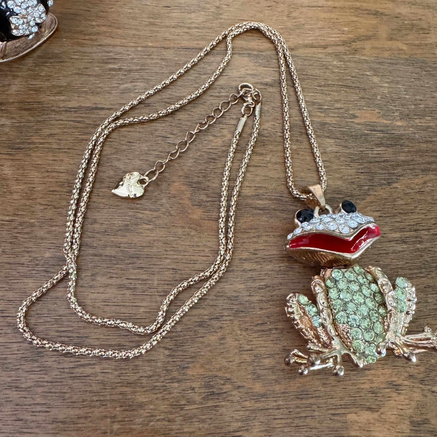 Betsey Johnson Green & Clear Multi Faceted Rhinestone Articulated Frog Necklace
