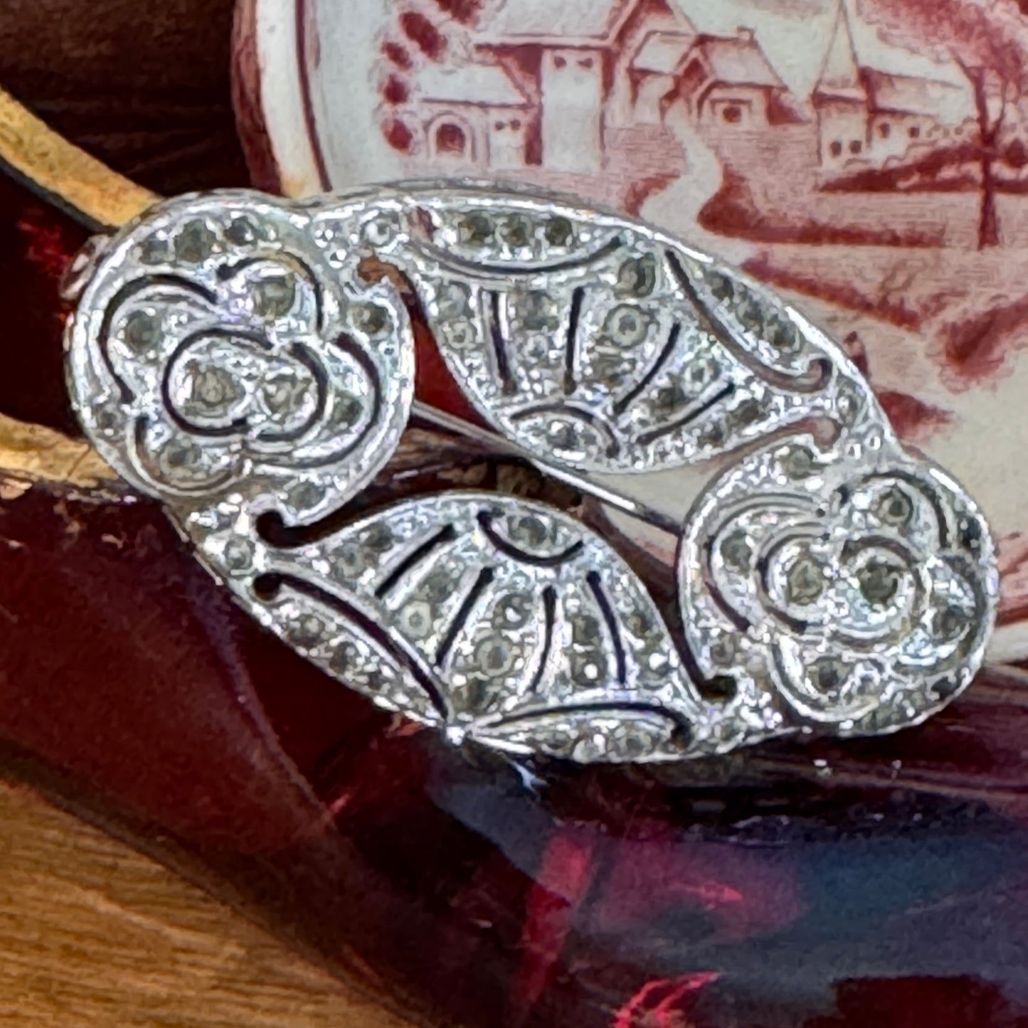 Art Deco Paste Pin