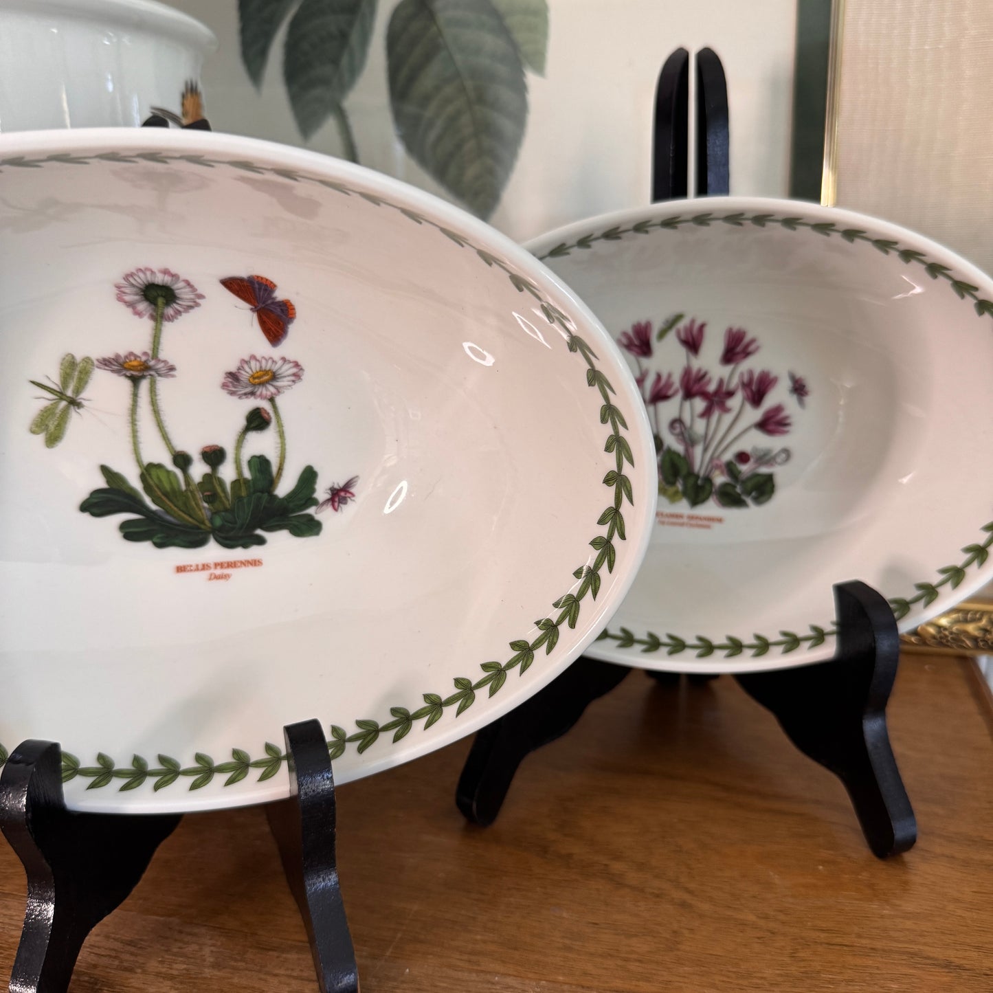 Two Nesting Oval Portmeirion Botanic Gardens Serving Bowls Daisy & Cyclamen