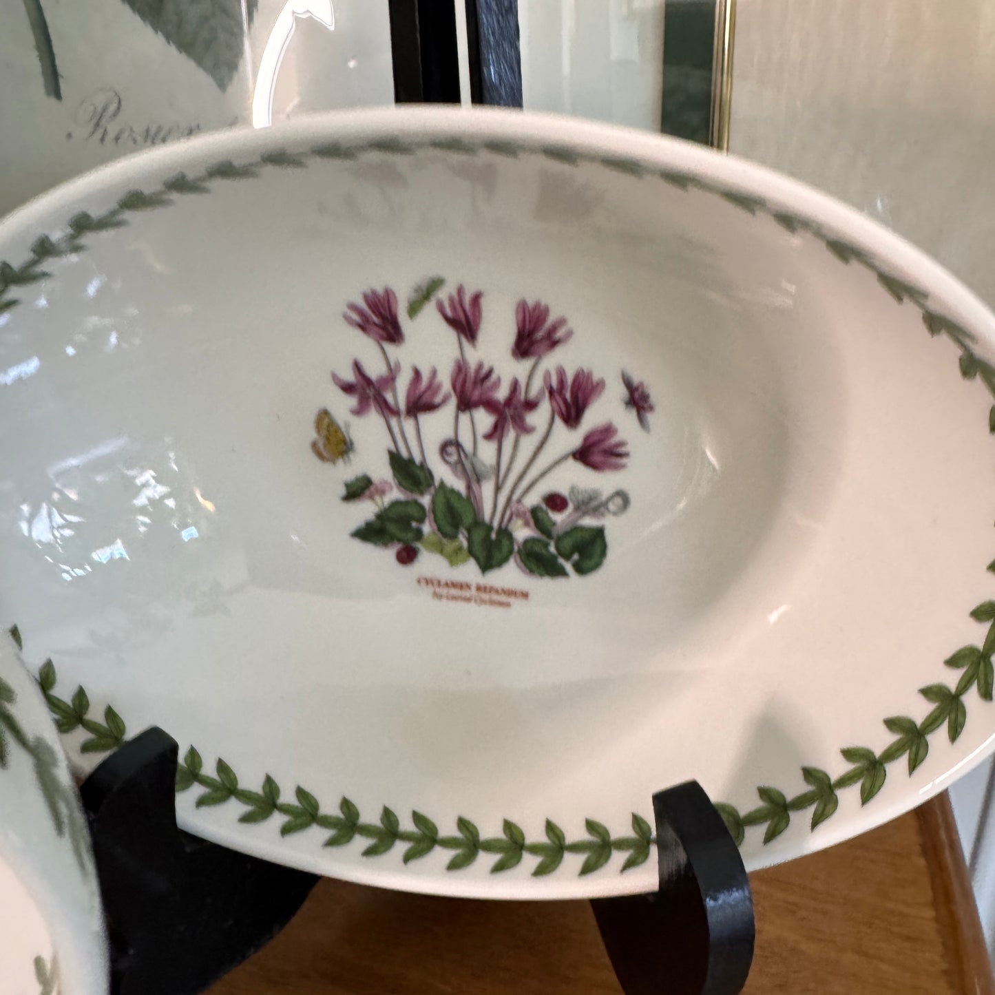 Two Nesting Oval Portmeirion Botanic Gardens Serving Bowls Daisy & Cyclamen