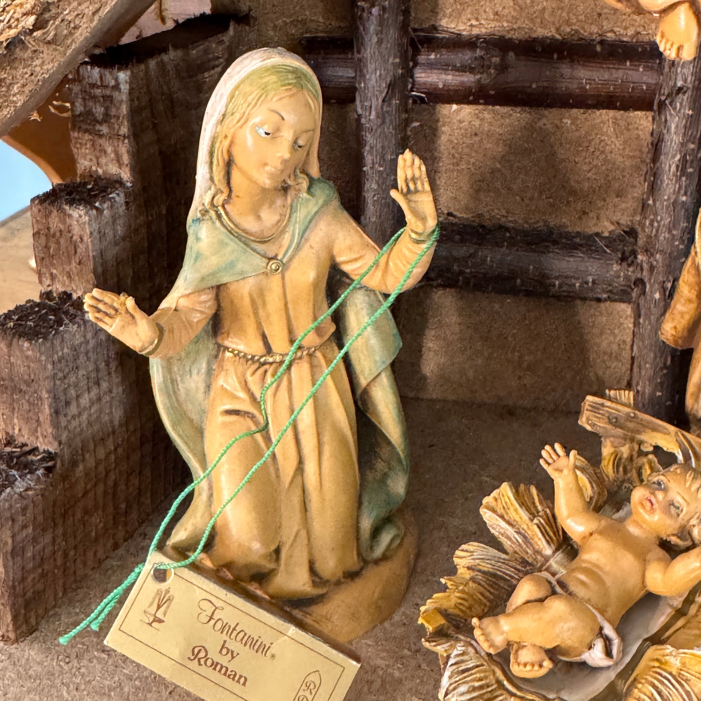 Vintage Italian Fontanini Creche Set Stable, Baby Jesus, Mary, Joseph, Angel