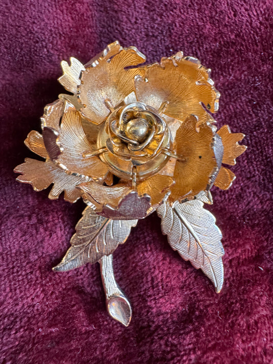 Wagner Day-Night Brooch – Vintage Gold Tone Articulated Flower Pin