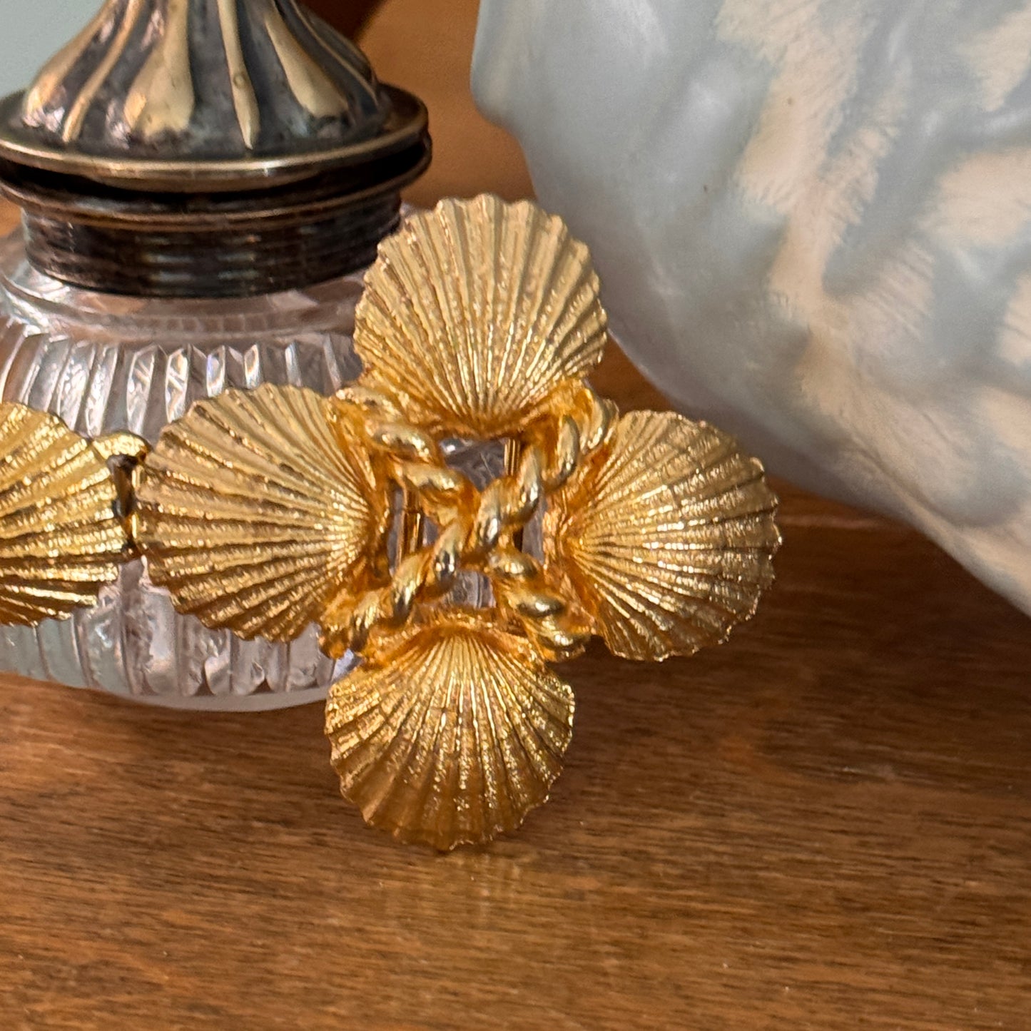 Vintage 1975 Mimi Di N Nautical Clam Shell Belt Buckle