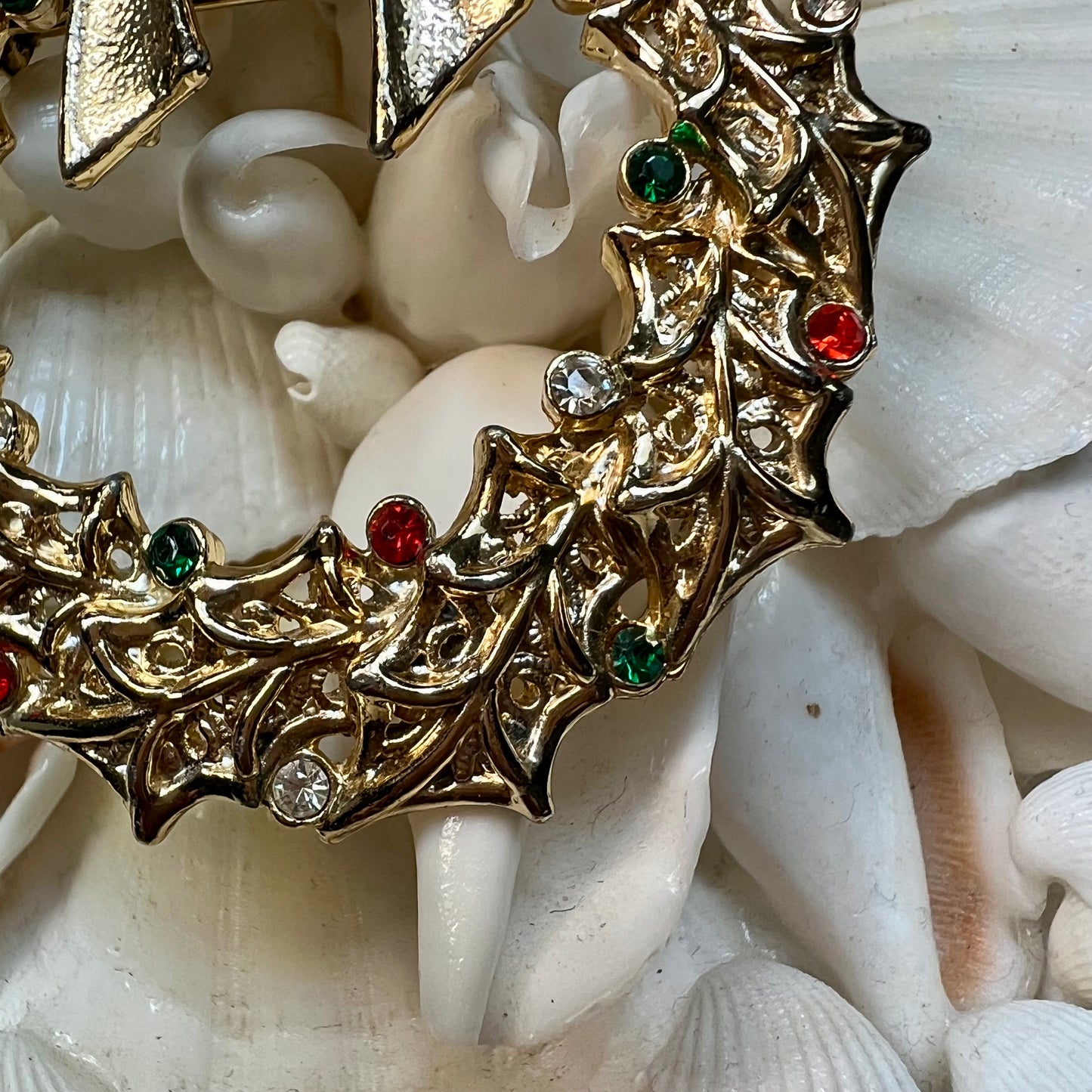 Vintage Tancer II Coro Wreath Christmas Pin
