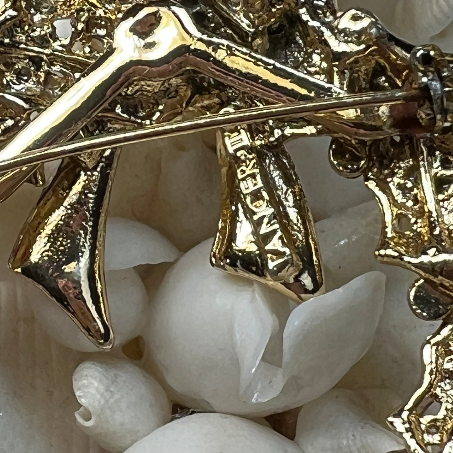 Vintage Tancer II Coro Wreath Christmas Pin