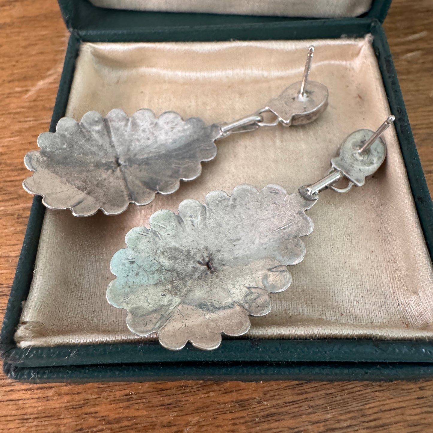 Vintage Navajo Native American Malachite Sterling Silver Earrings