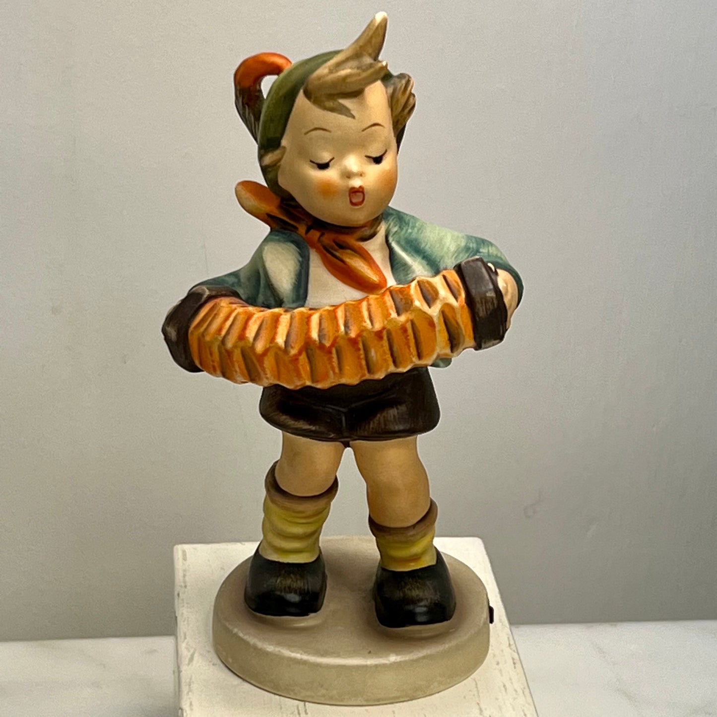 Hummel "Accordion Boy " HUM 185 M. I. Hummel