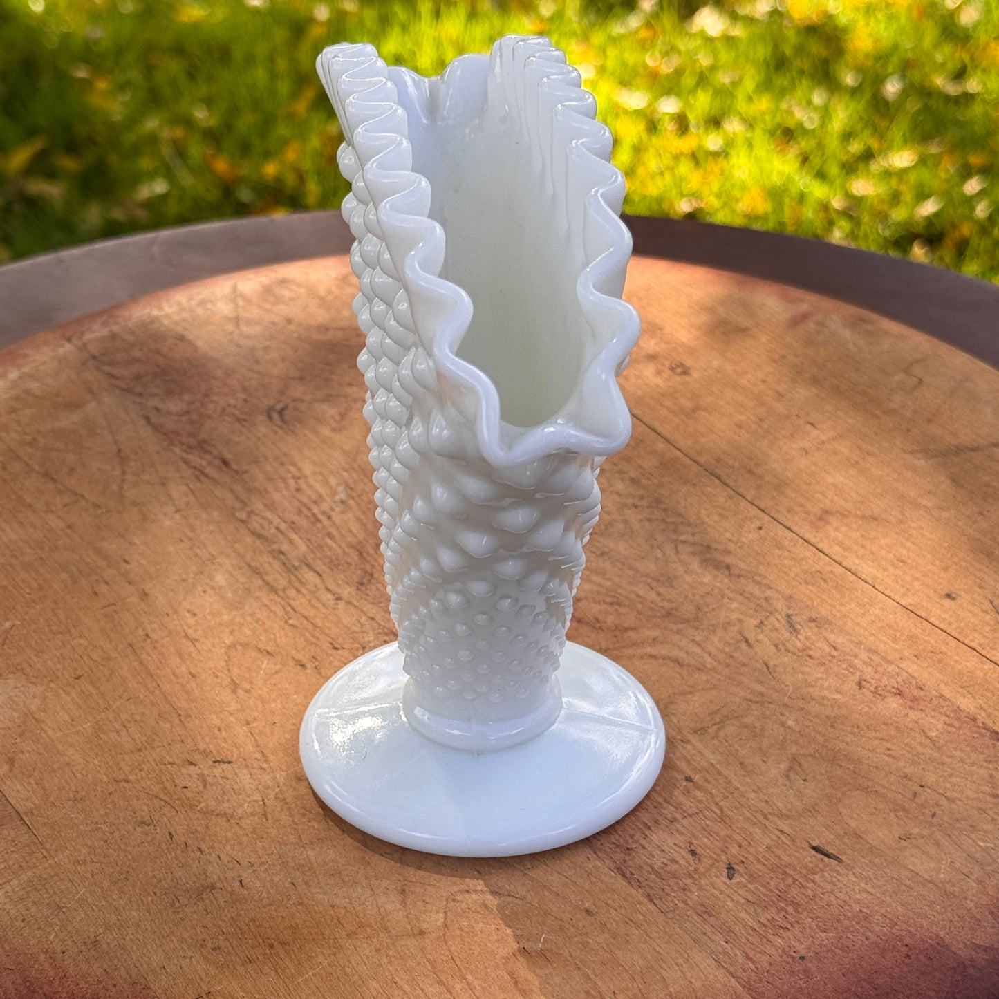 Vintage Fenton White Fan Shaped Ruffled Glass Vase