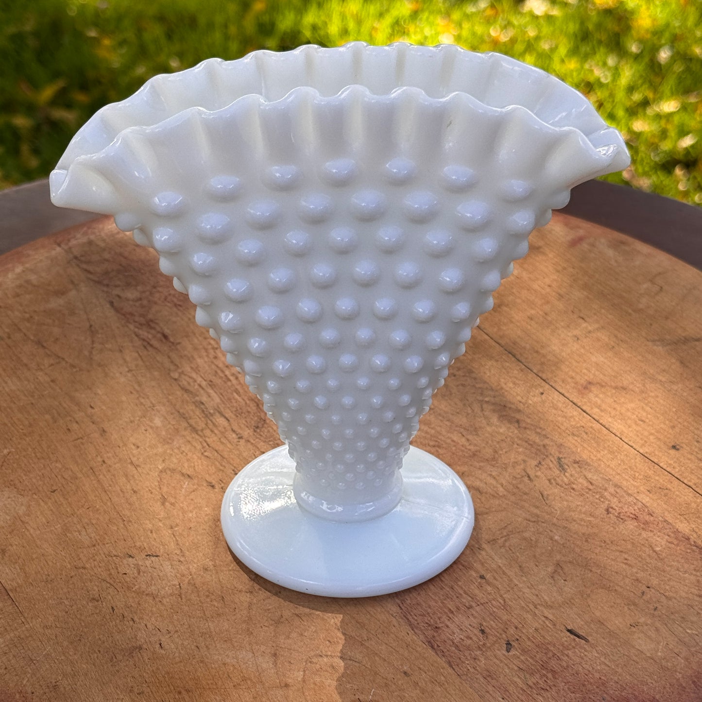 Vintage Fenton White Fan Shaped Ruffled Glass Vase