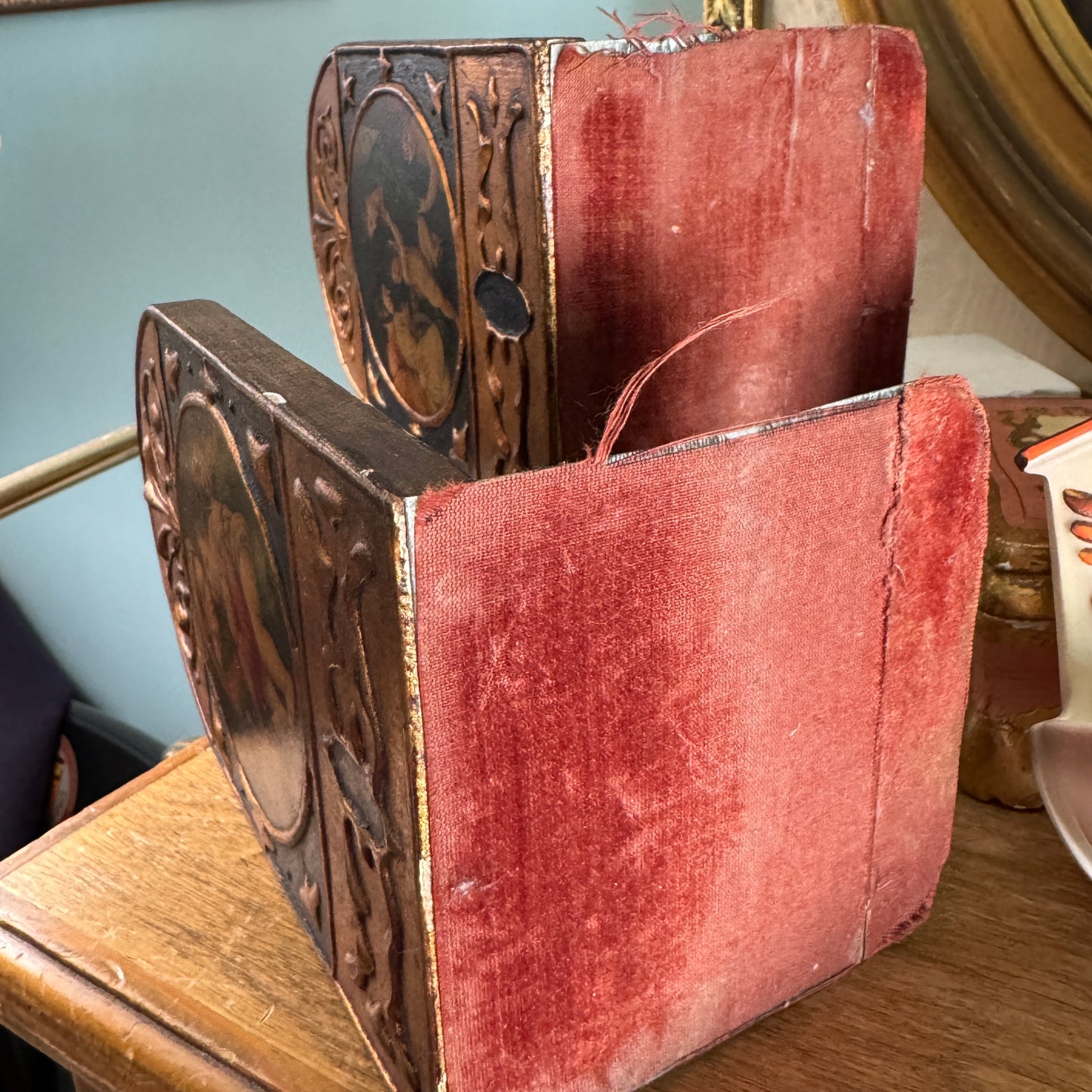 Vintage Pair of Italian Raphael's Madonna Of The Chair & Dell'Impannata Gilt Book Ends