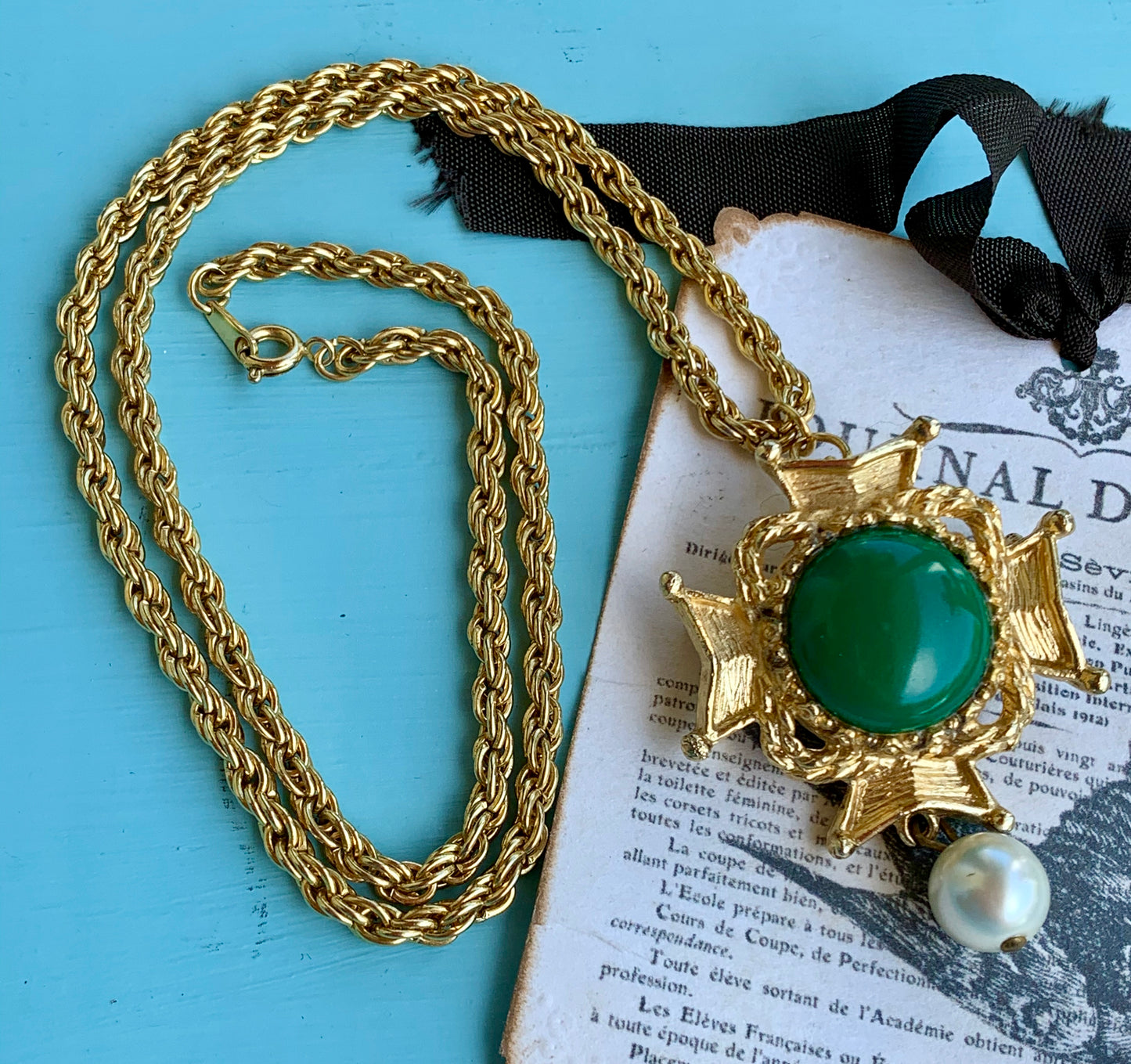 Vintage Green Glass Cabochon Maltese Cross Pendant Necklace