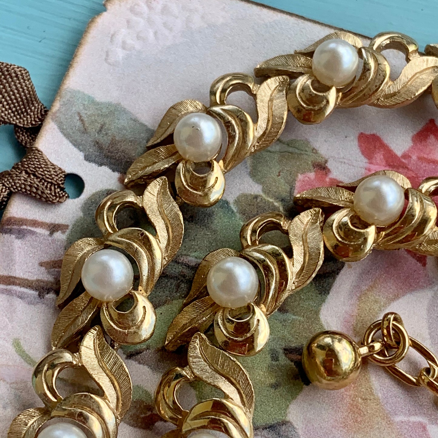 Vintage Dynasty Faux Pearl Gold Tone Metal Necklace