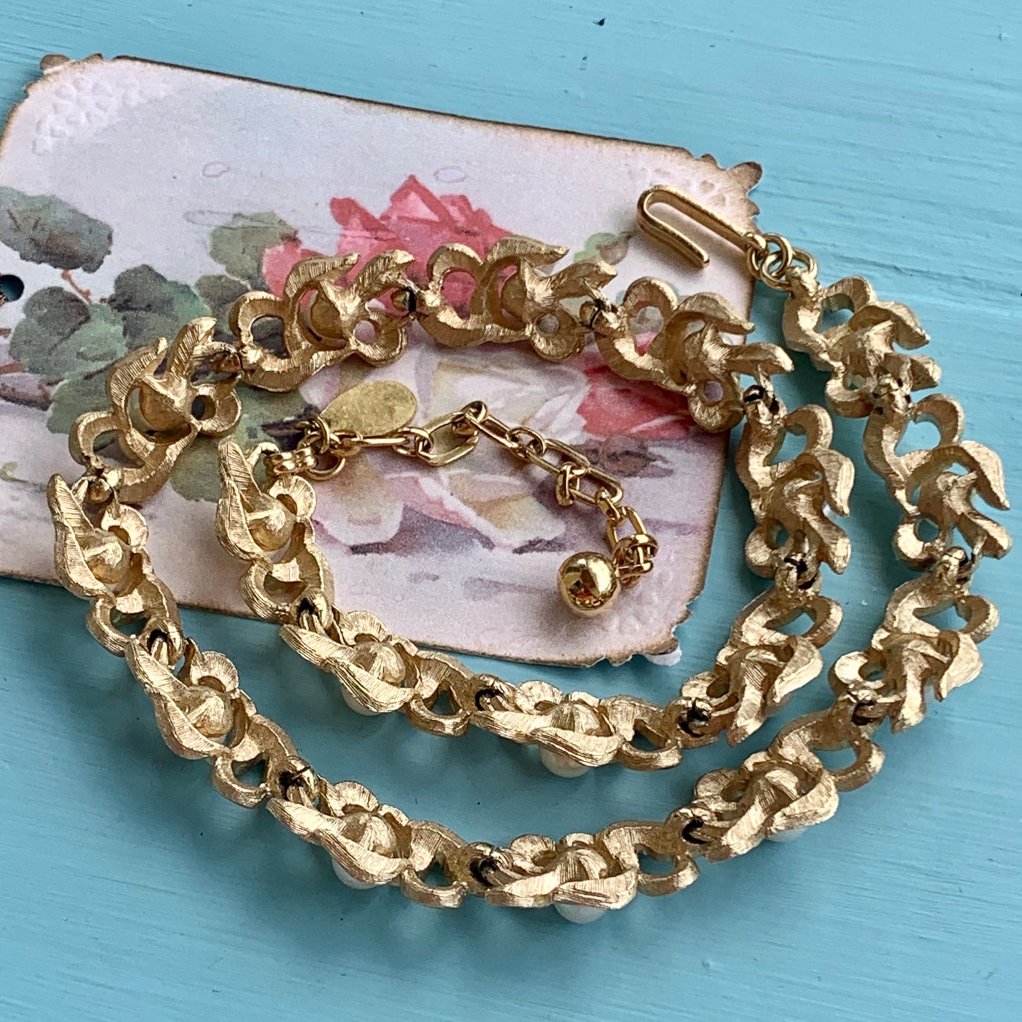 Vintage Dynasty Faux Pearl Gold Tone Metal Necklace