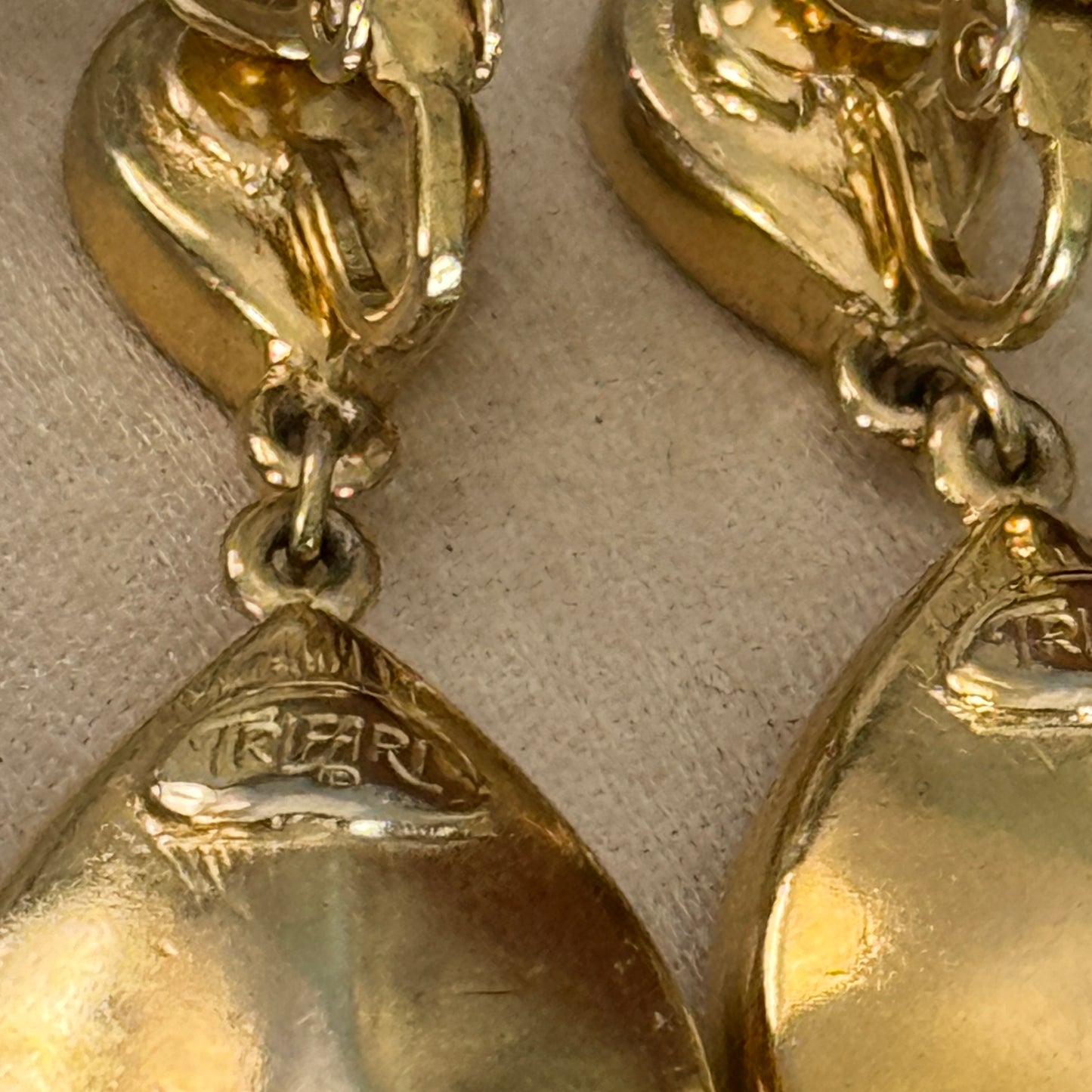 Vintage Trifari Dangling Multi Faceted Teardrop Multi Faceted Rhinestone Earrings