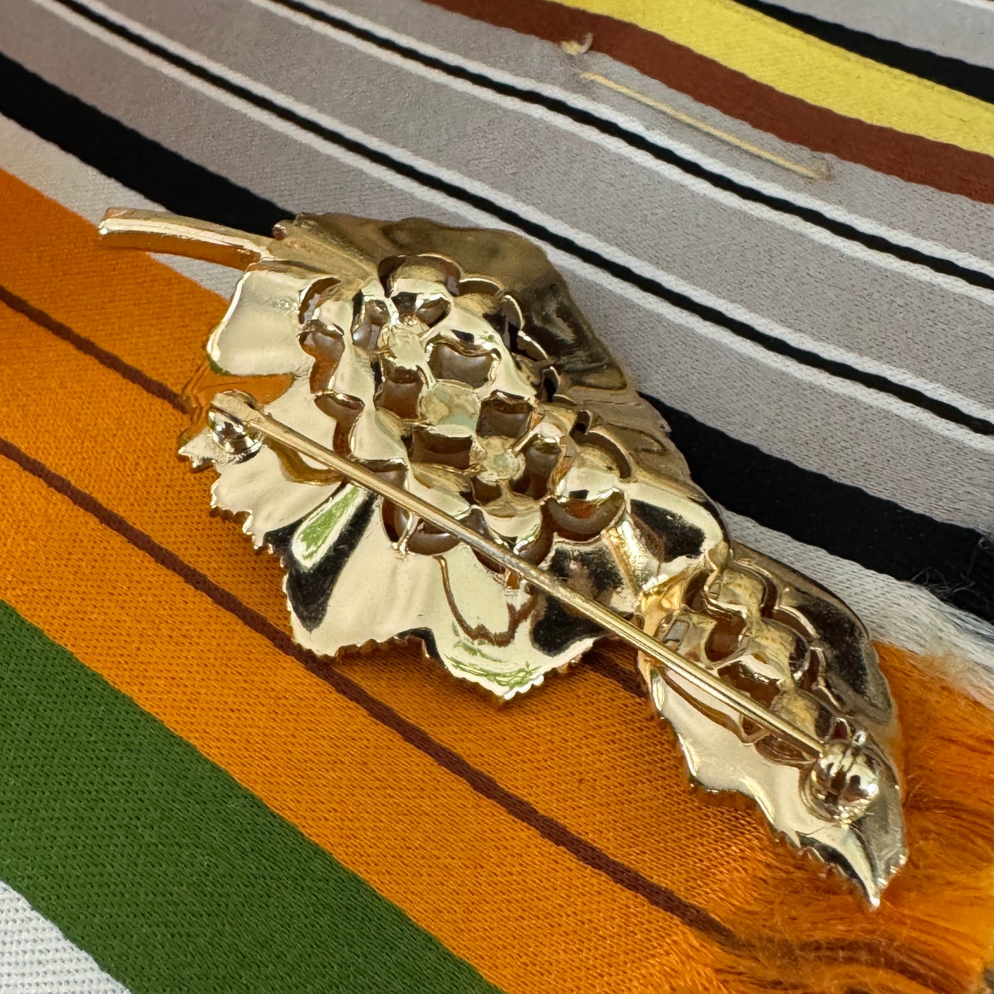 Vintage Crown Trifari Modernist Swirled Leaf Brooch