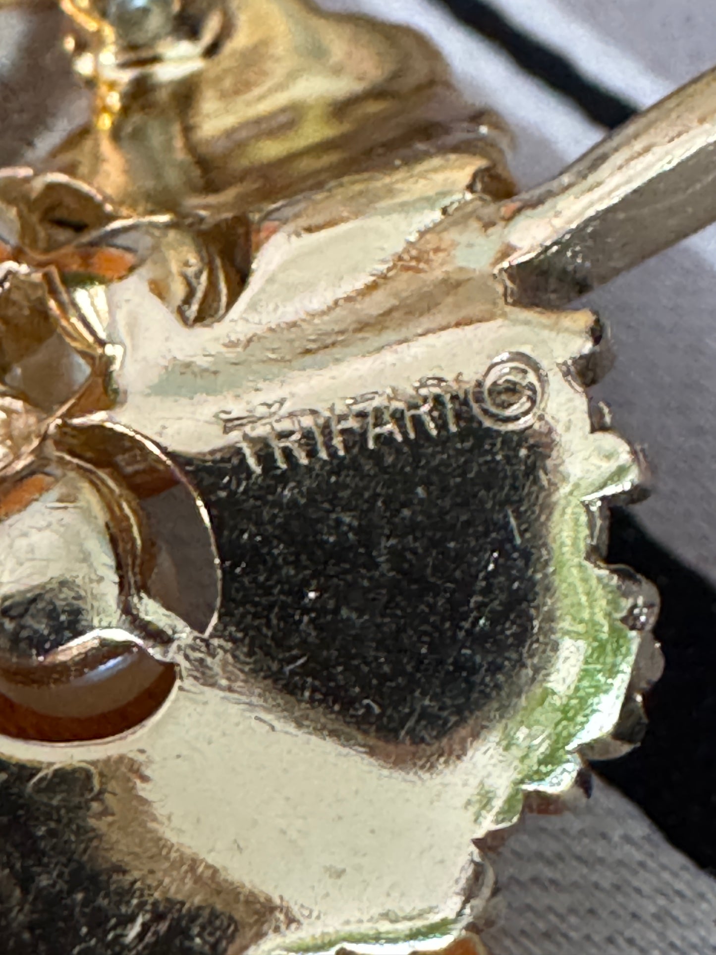 Vintage Crown Trifari Modernist Swirled Leaf Brooch