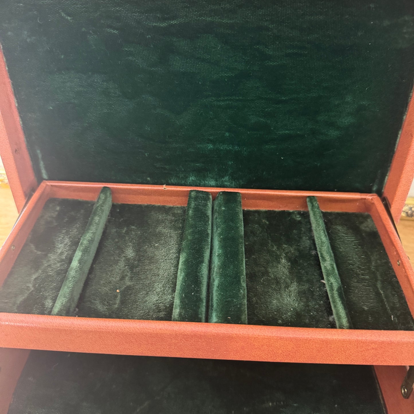 Vintage Mele Emerald Green Velvet Interior Jewelry Box