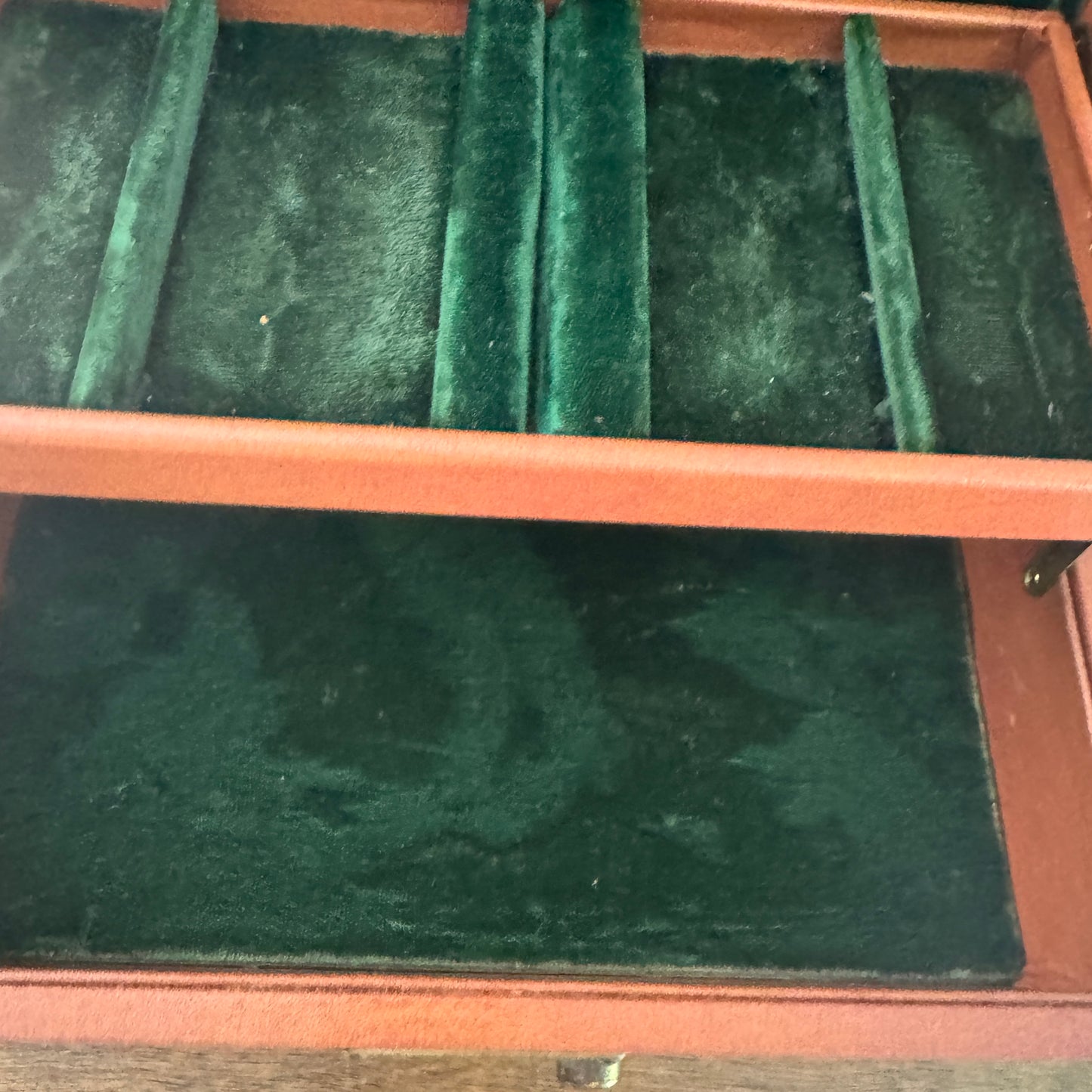 Vintage Mele Emerald Green Velvet Interior Jewelry Box
