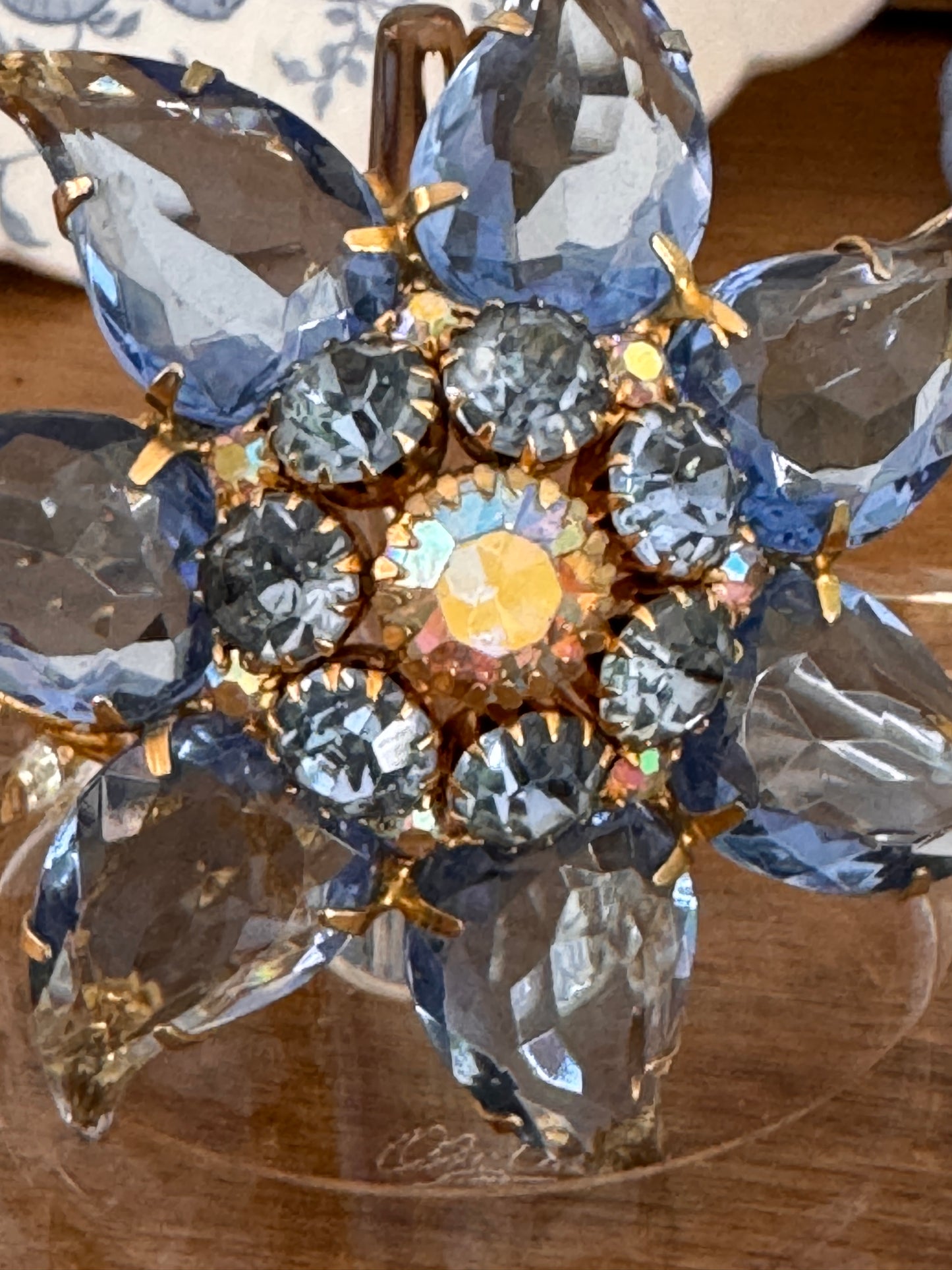 Vintage Juliana Delizza & Elster Blue Rhinestone Stylized Floral Brooch Pendant