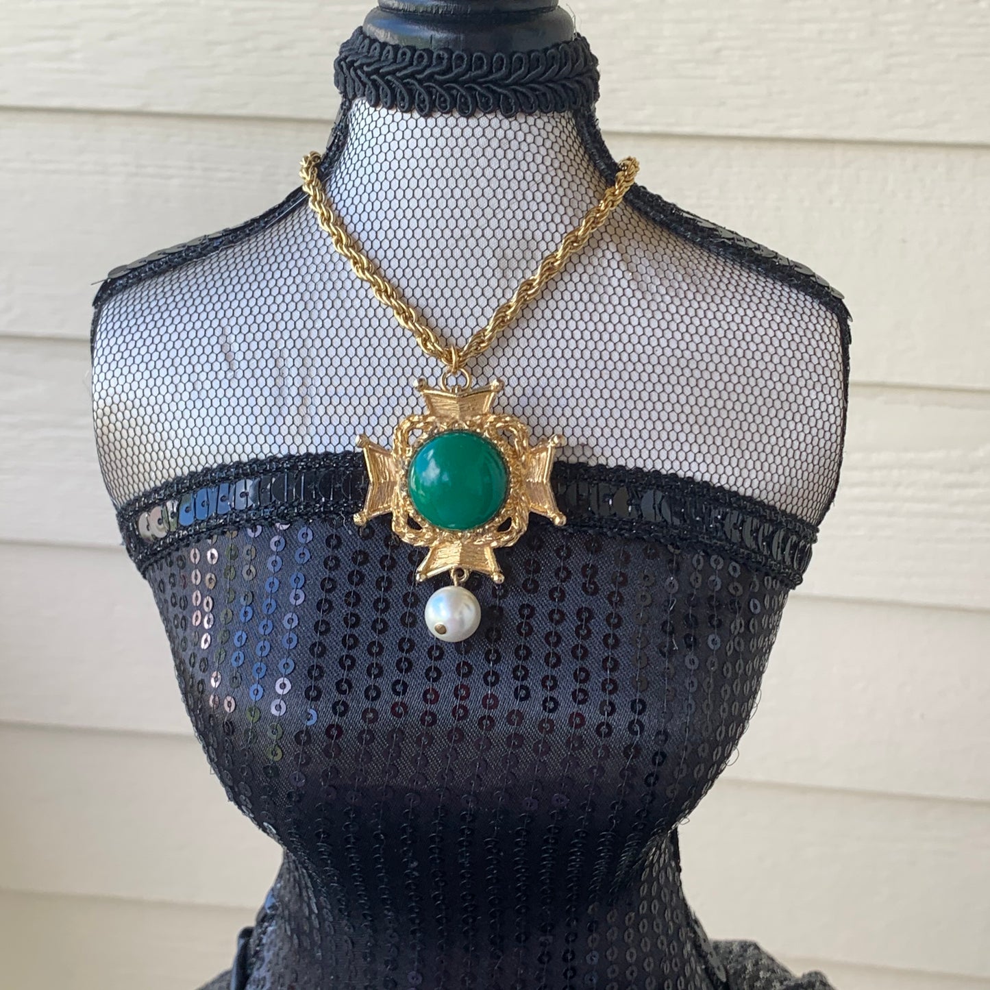 Vintage Green Glass Cabochon Maltese Cross Pendant Necklace