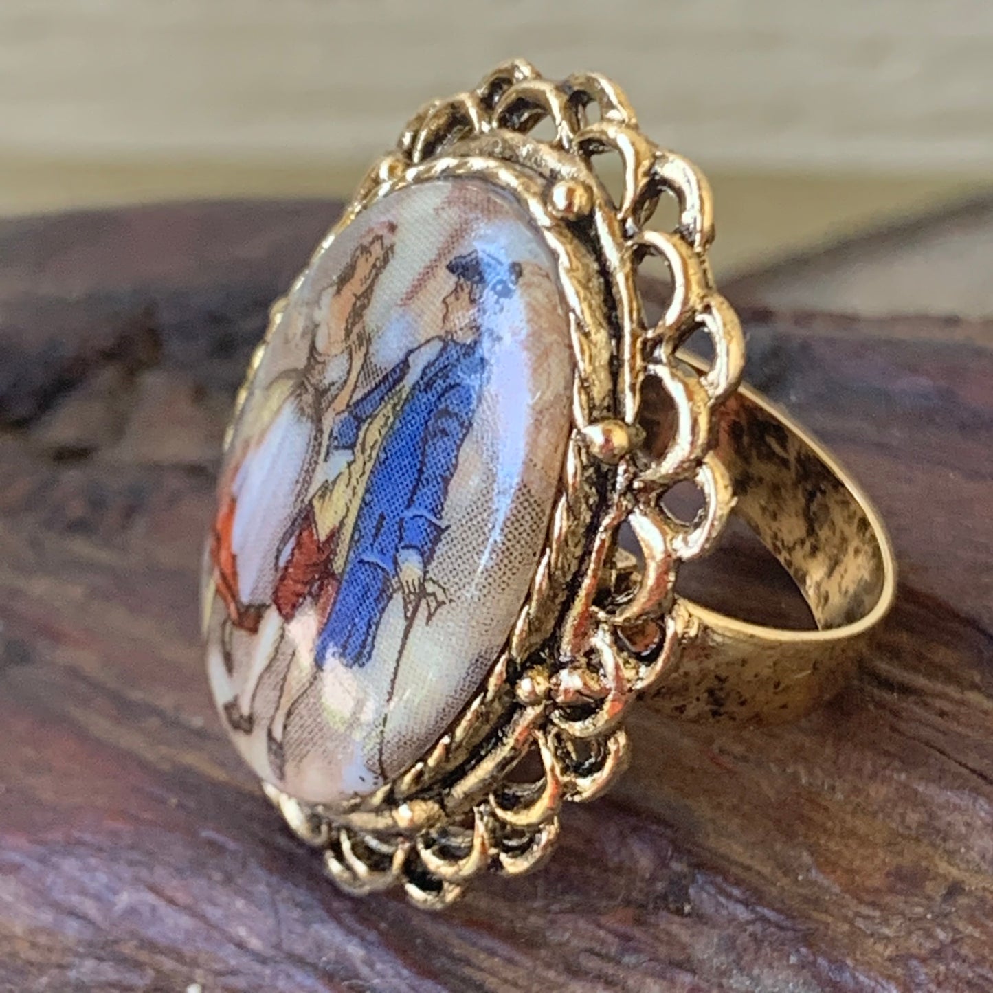 Vintage Colonial Romantic Couple Ring
