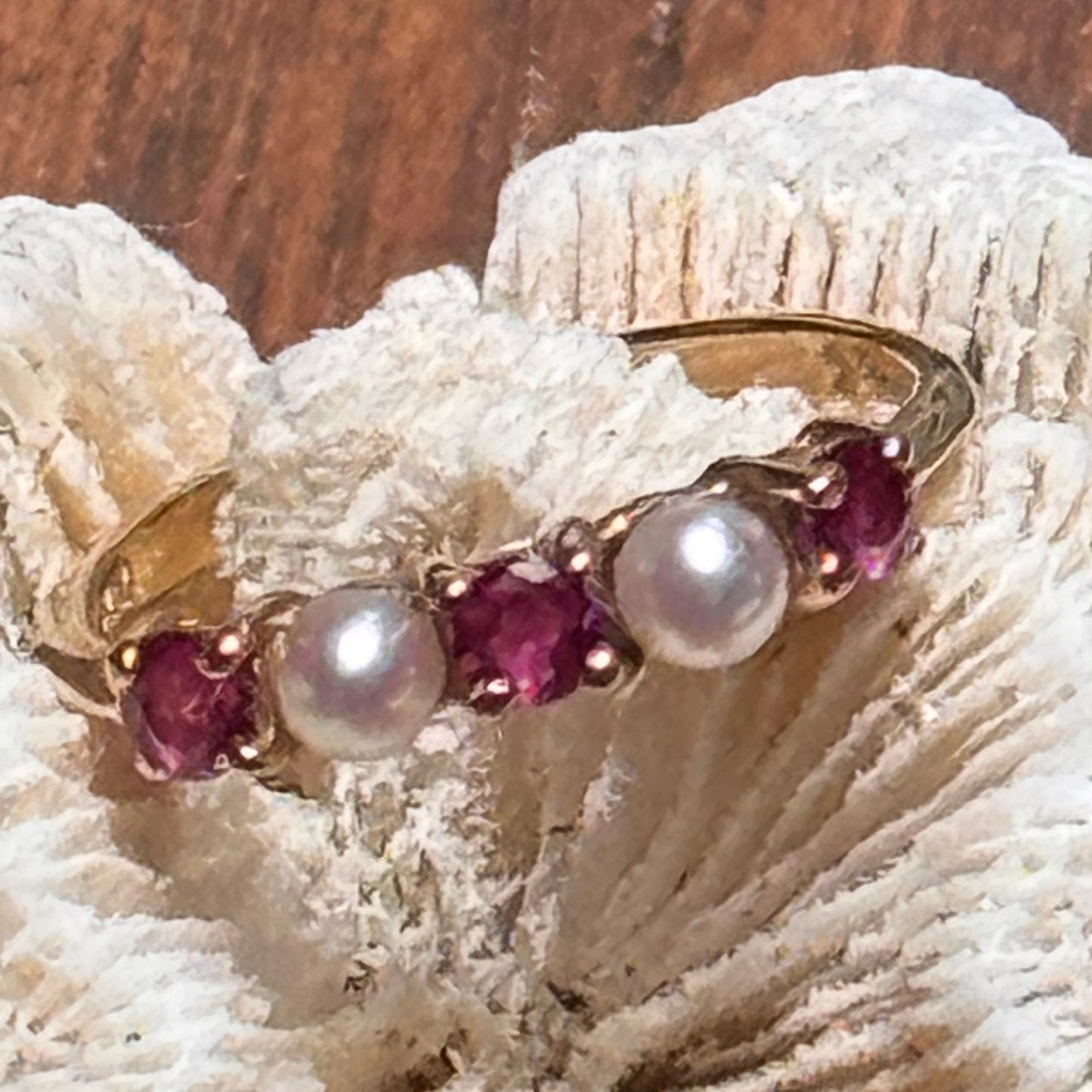 Tiffany & Co 14k Yellow Gold Ruby Akoya Pearl Ring Size 4-1/2