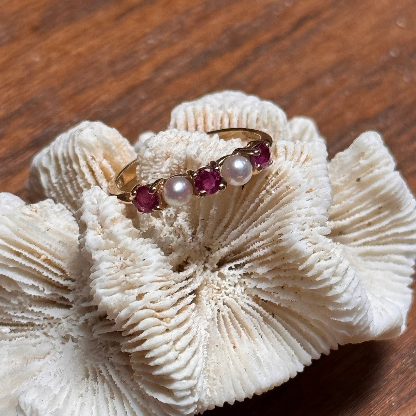 Tiffany & Co 14k Yellow Gold Ruby Akoya Pearl Ring Size 4-1/2