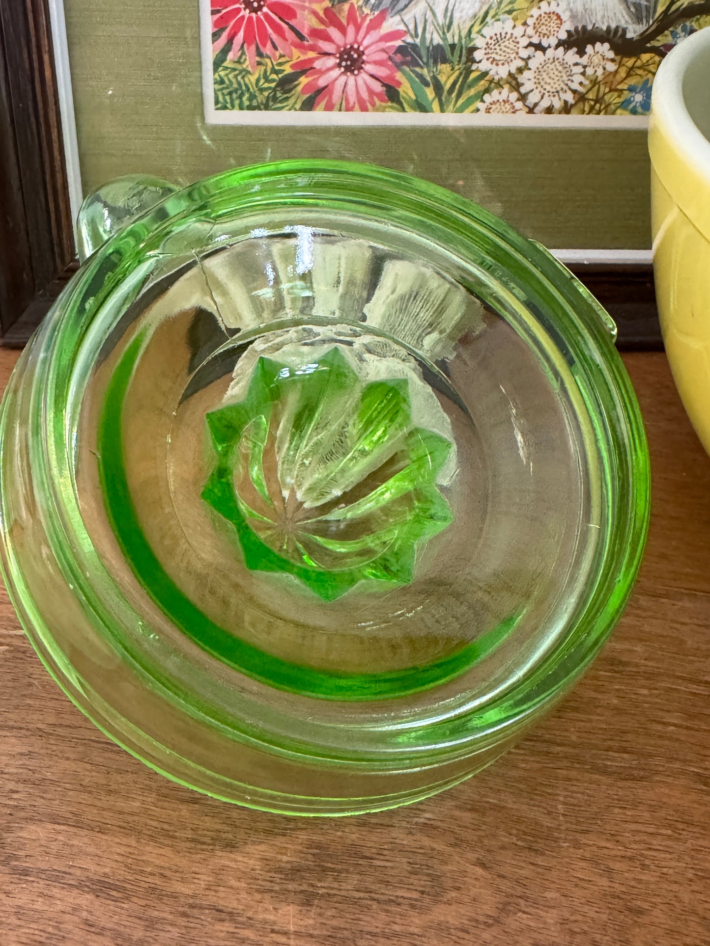 Vintage Federal Depression Uranium Vaseline Glass Citrus Juicer