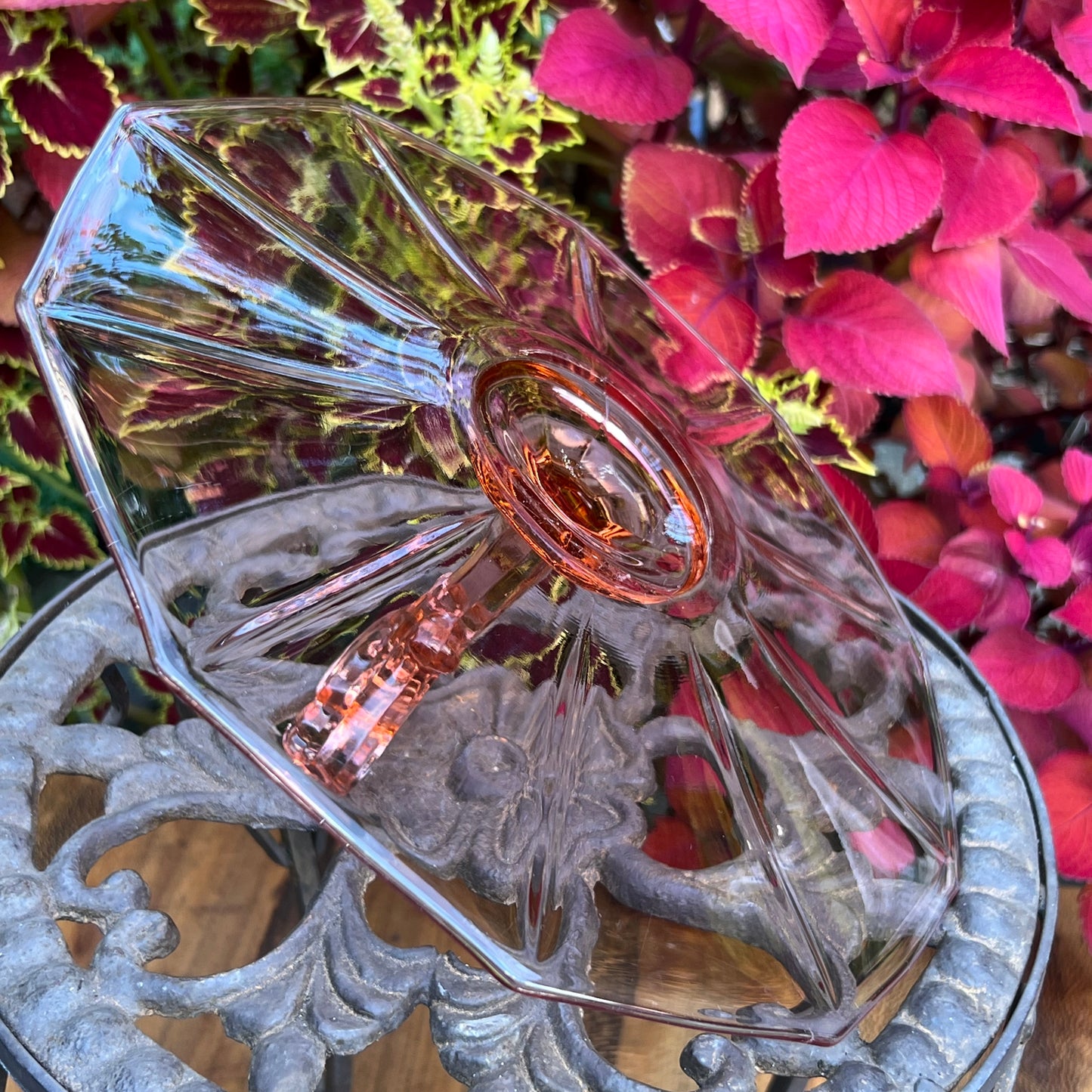 Cambridge Pink Decagon Tidbit Tray Keyhole Handle