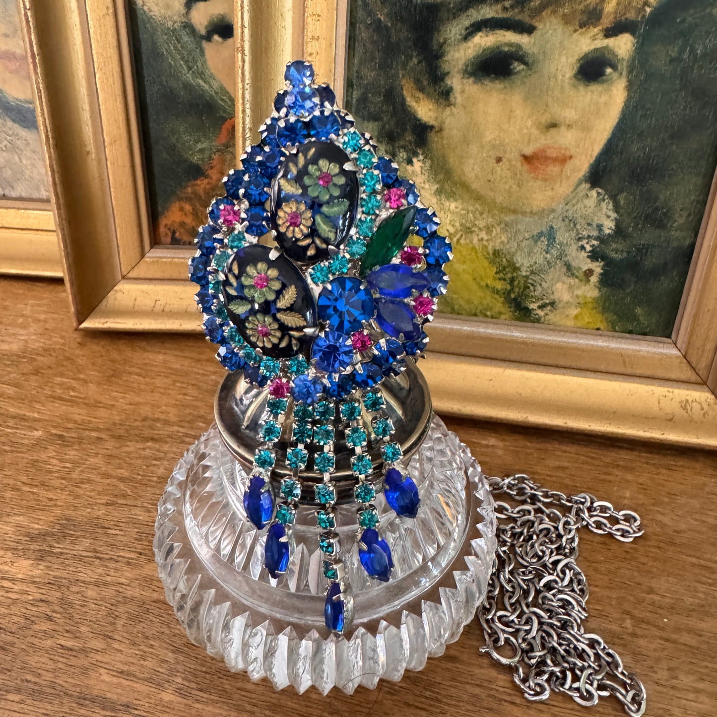 Vintage Juliana Delizza & Elster Oval Engraved Floral Rhinestone Pin Pendant Necklace