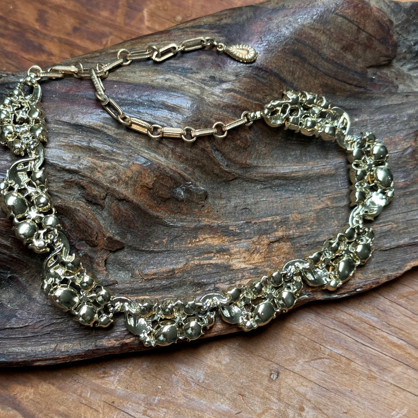 Vintage Lisner Soft Green Rhinestone Necklace