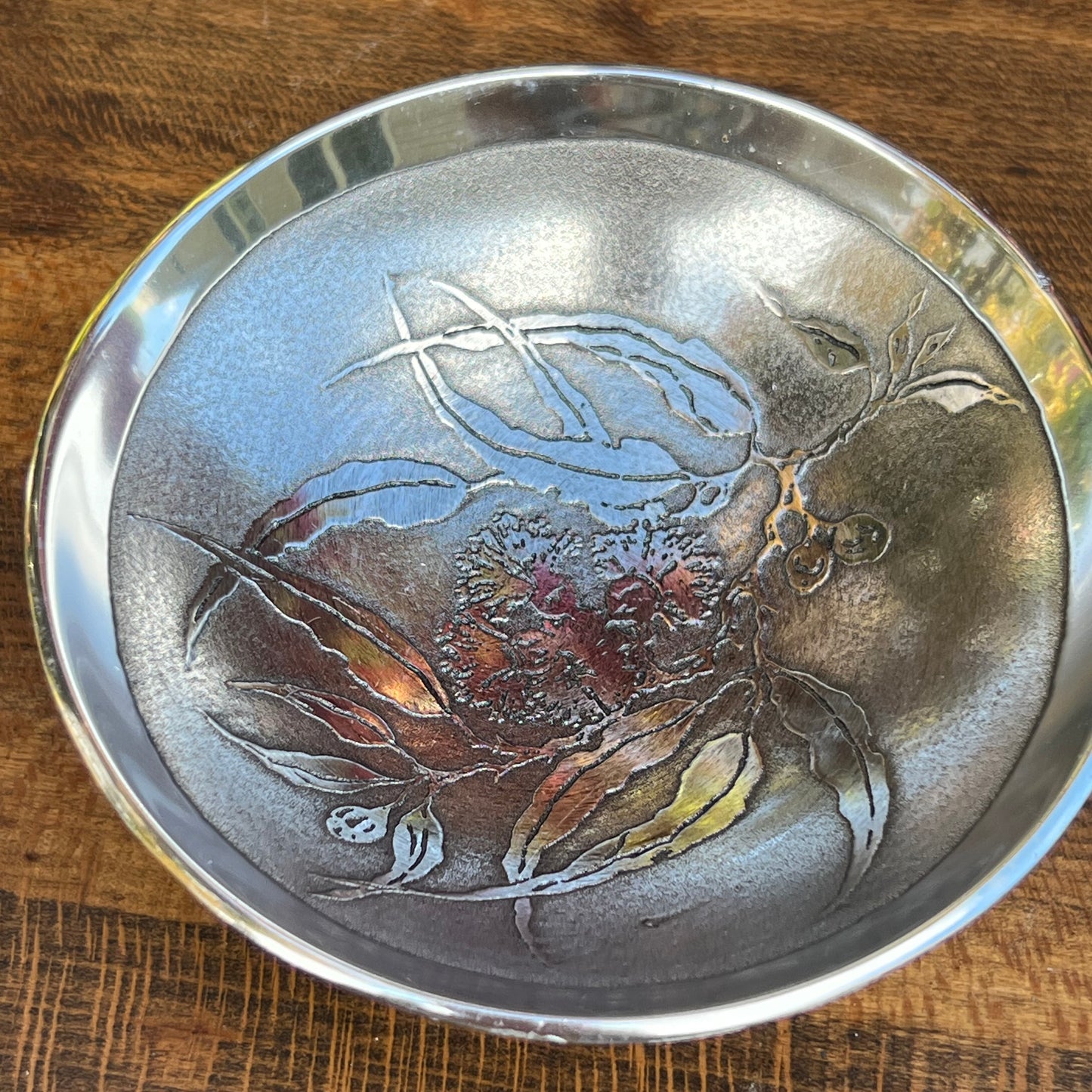 Don Scheil Handmade Nut Bowl Gum Leaf Design Australian
