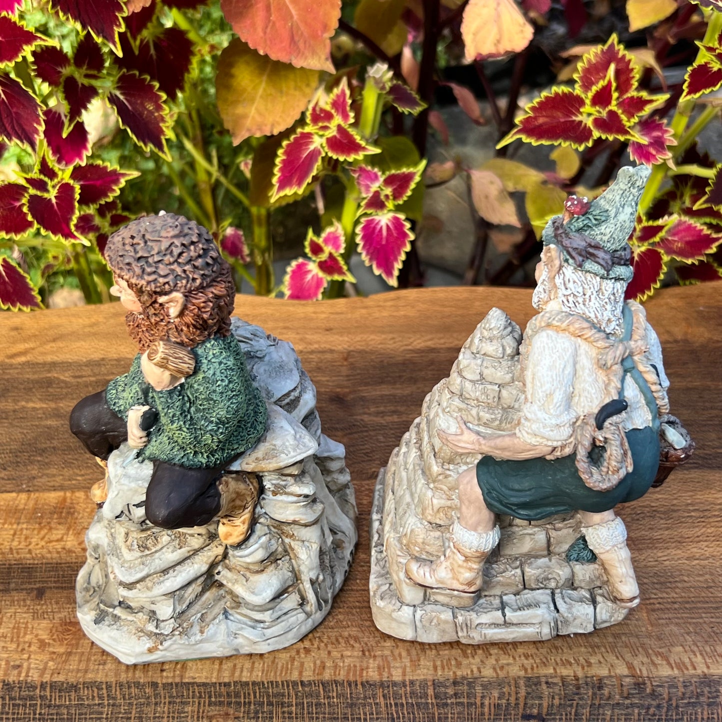 Two Smithshire Figurines Rushmore & Pyramid