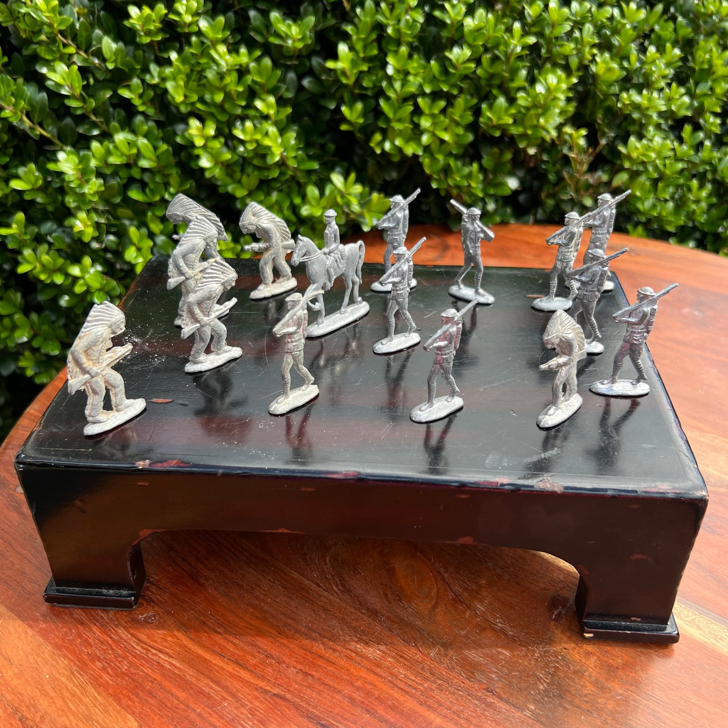 16 Vintage Lead Toys Soldiers & Native American Indians