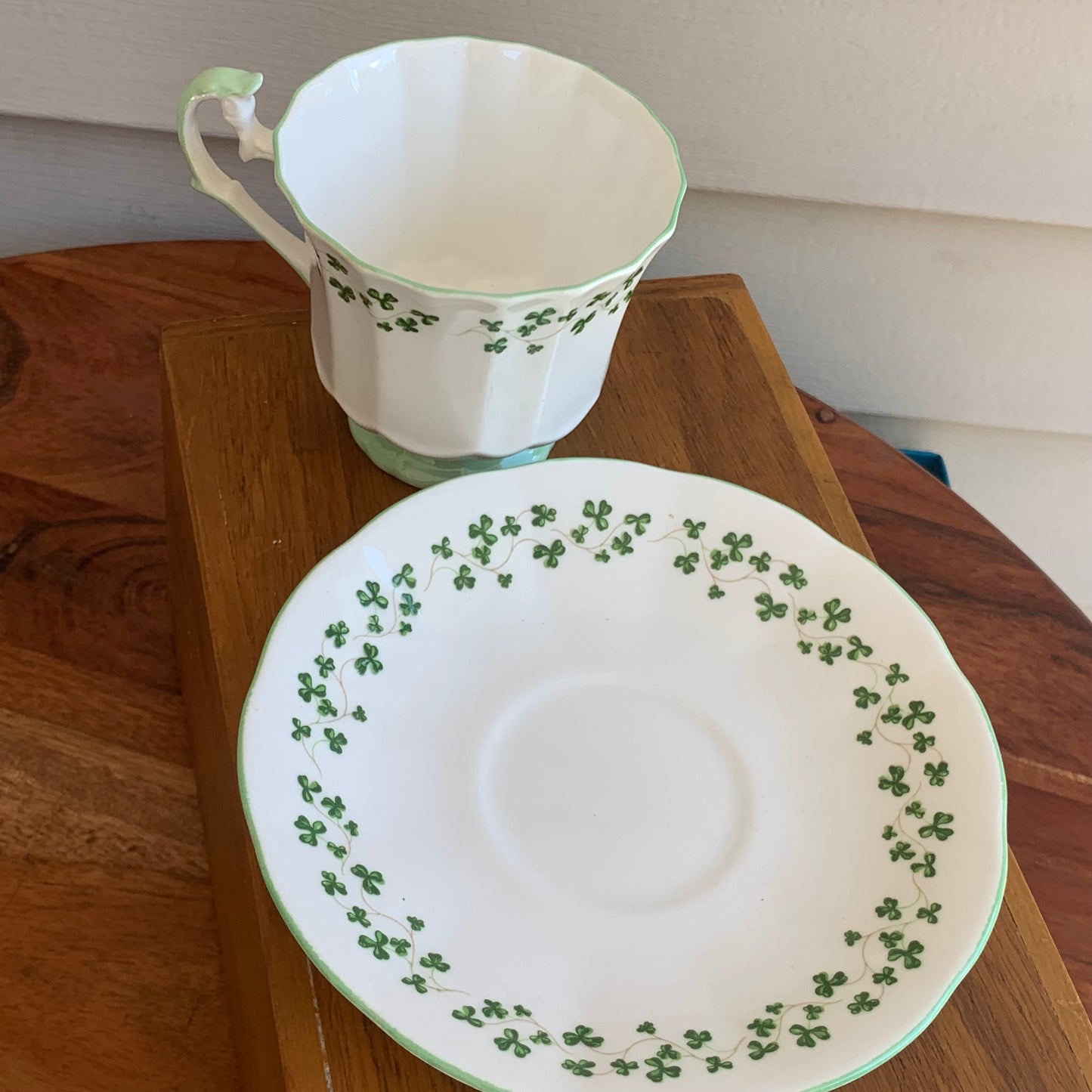 Vintage Royal Crest Clover Tea Cup & Saucers