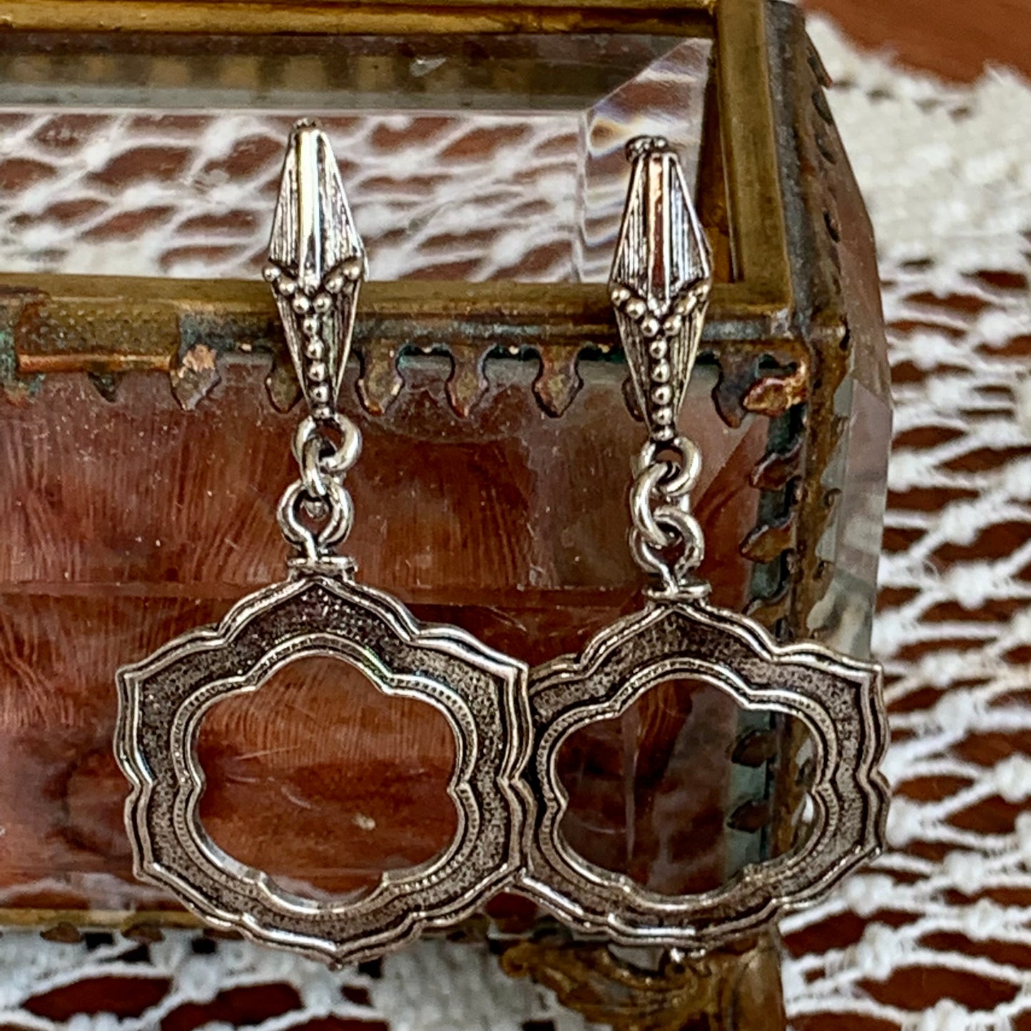 Vintage Dangling Silver Tone Modern Looking Floral Pierced Earrings 14K Gold Posts
