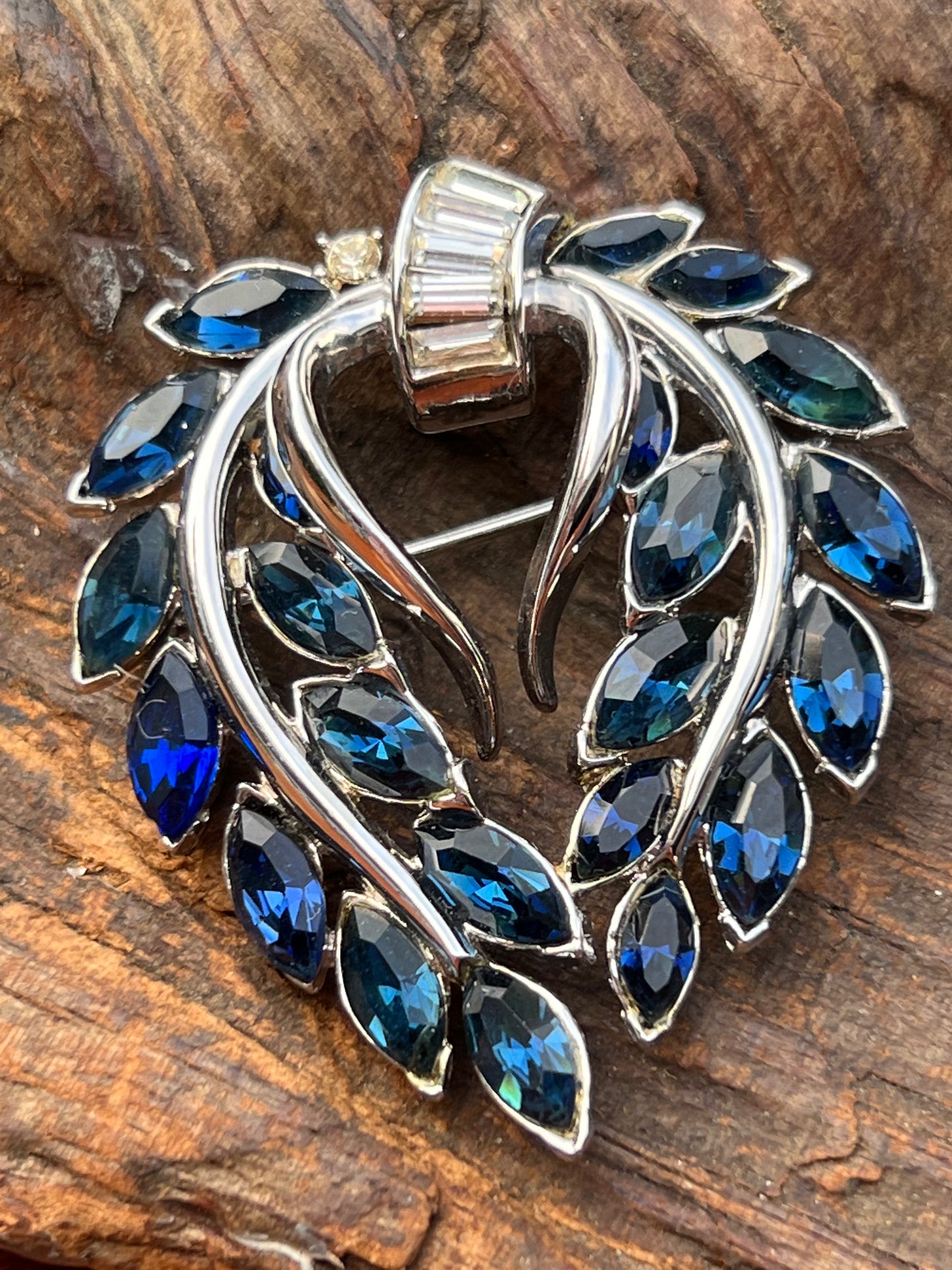 Vintage Trifari Rhinestone Pin
