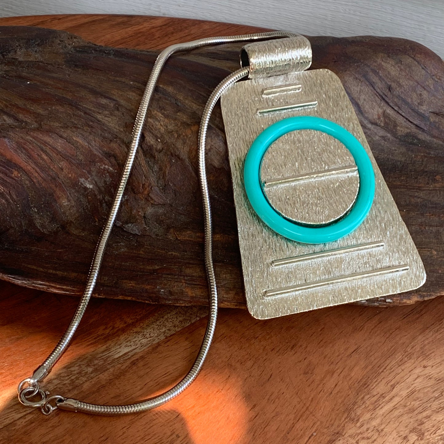 Vintage Modernist Pendant Textured Silvertone Necklace