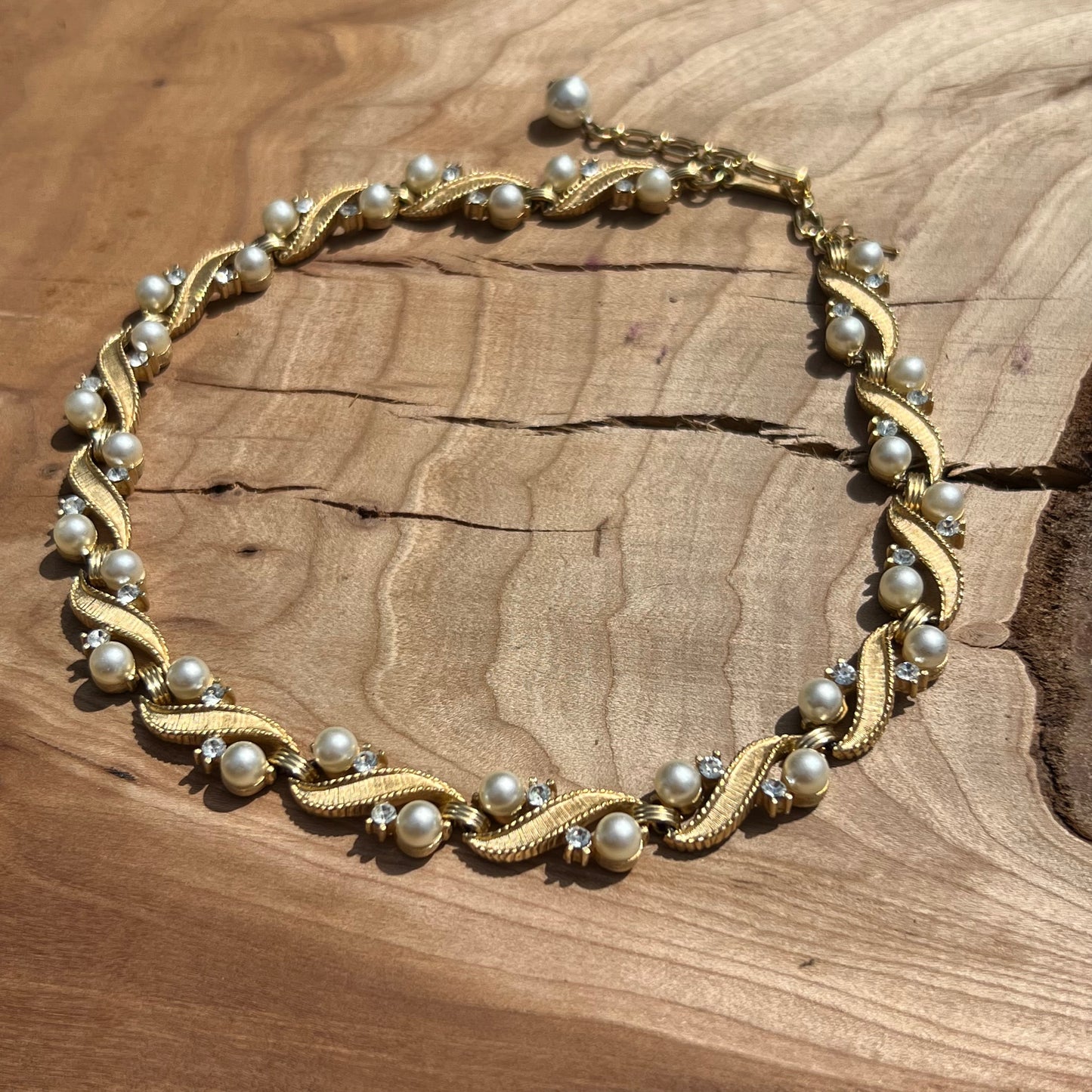 Vintage Trifari Faux Pearls & Clear Round Multi Faceted Rhinestone Necklace