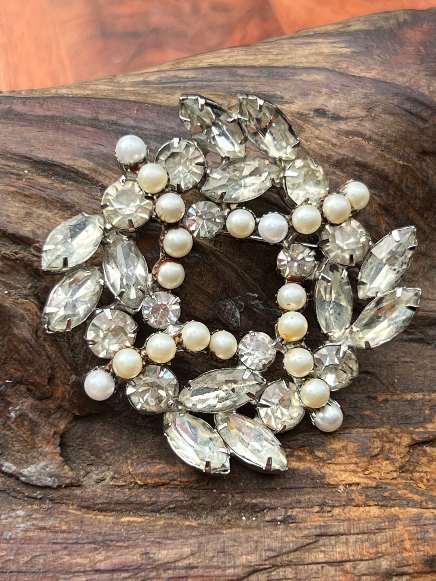 Vintage Juliana D & E Rhinestone Pin