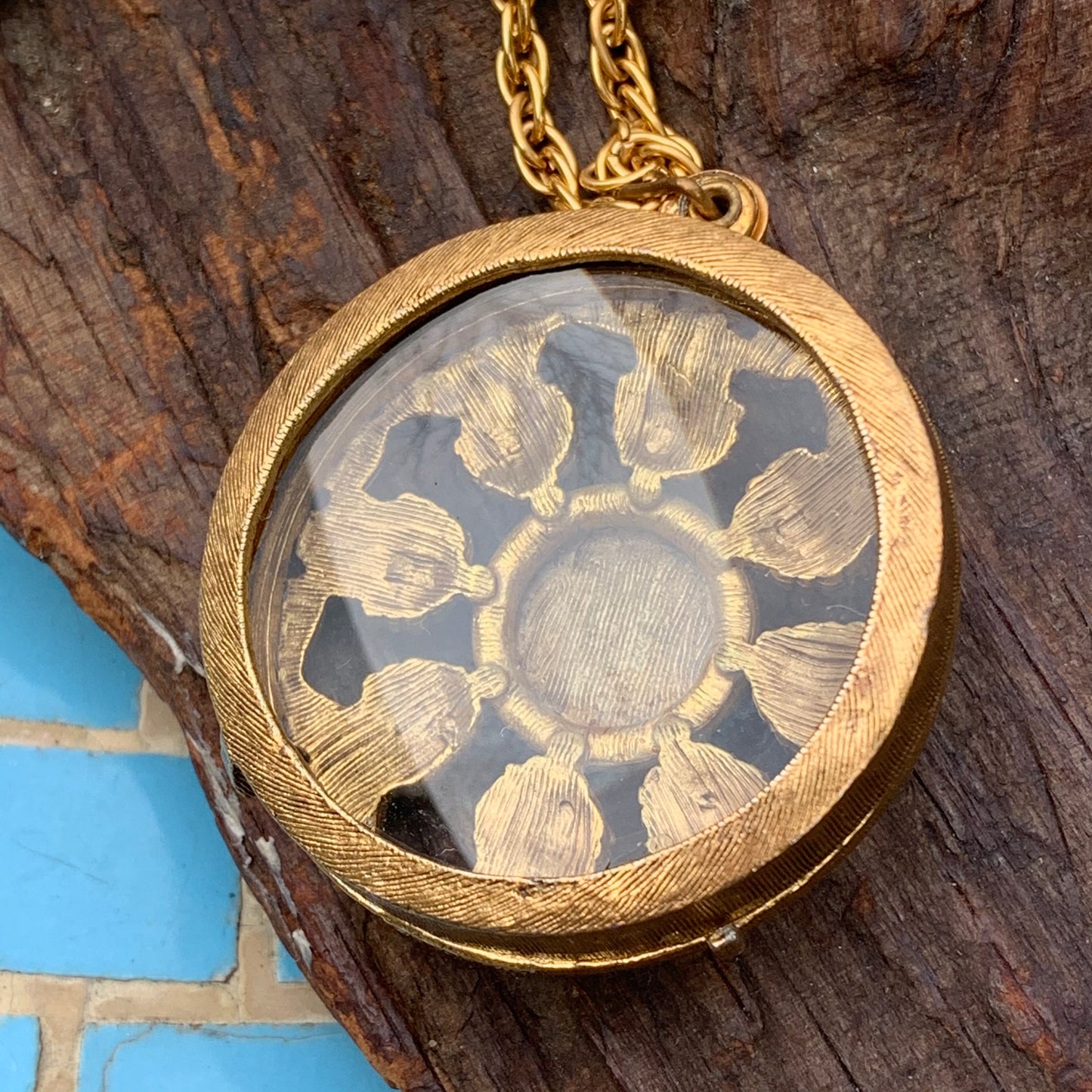 Vintage Florenza Victorian Revival Magnifying Necklace