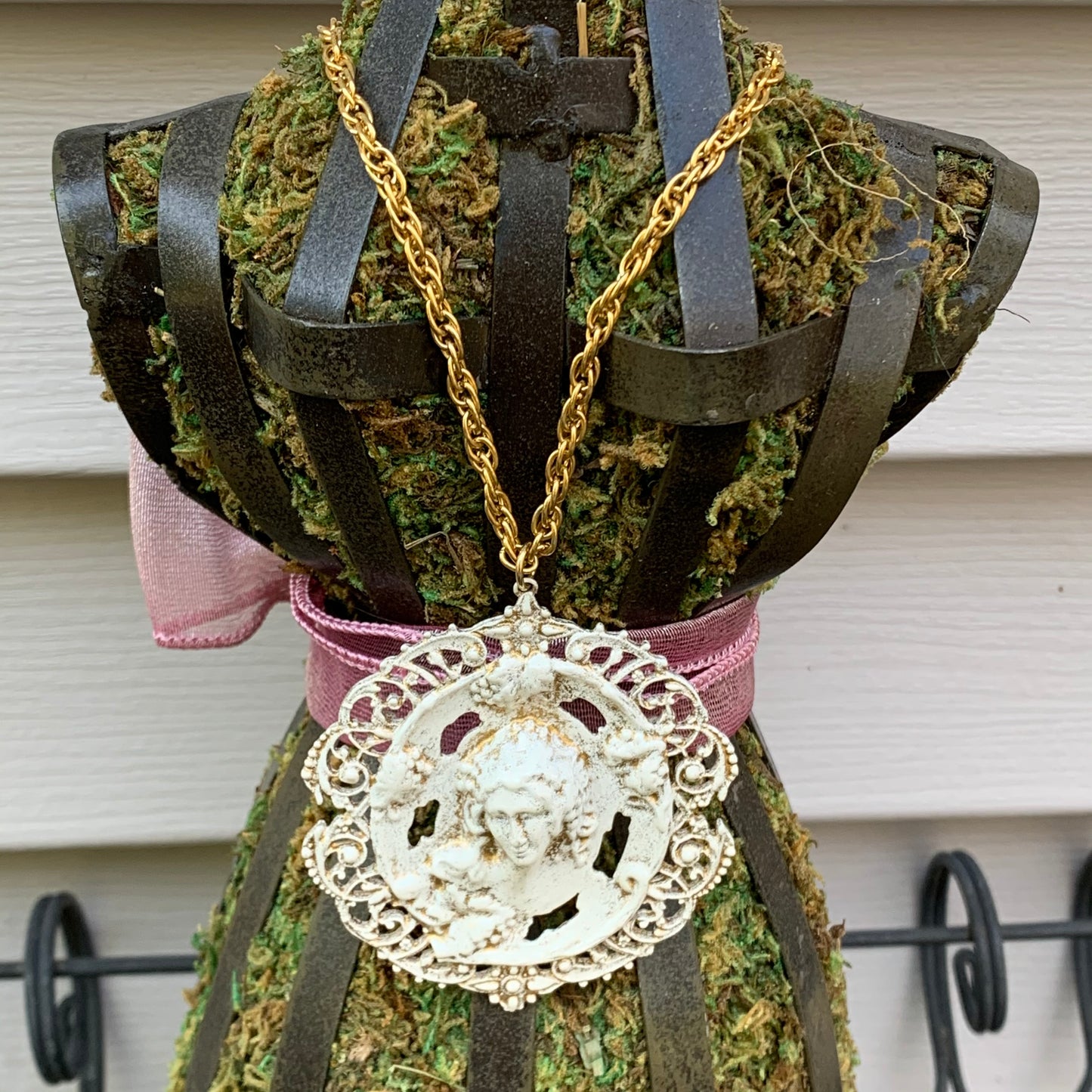 Vintage Gilt & White Enamel Pendant Necklace