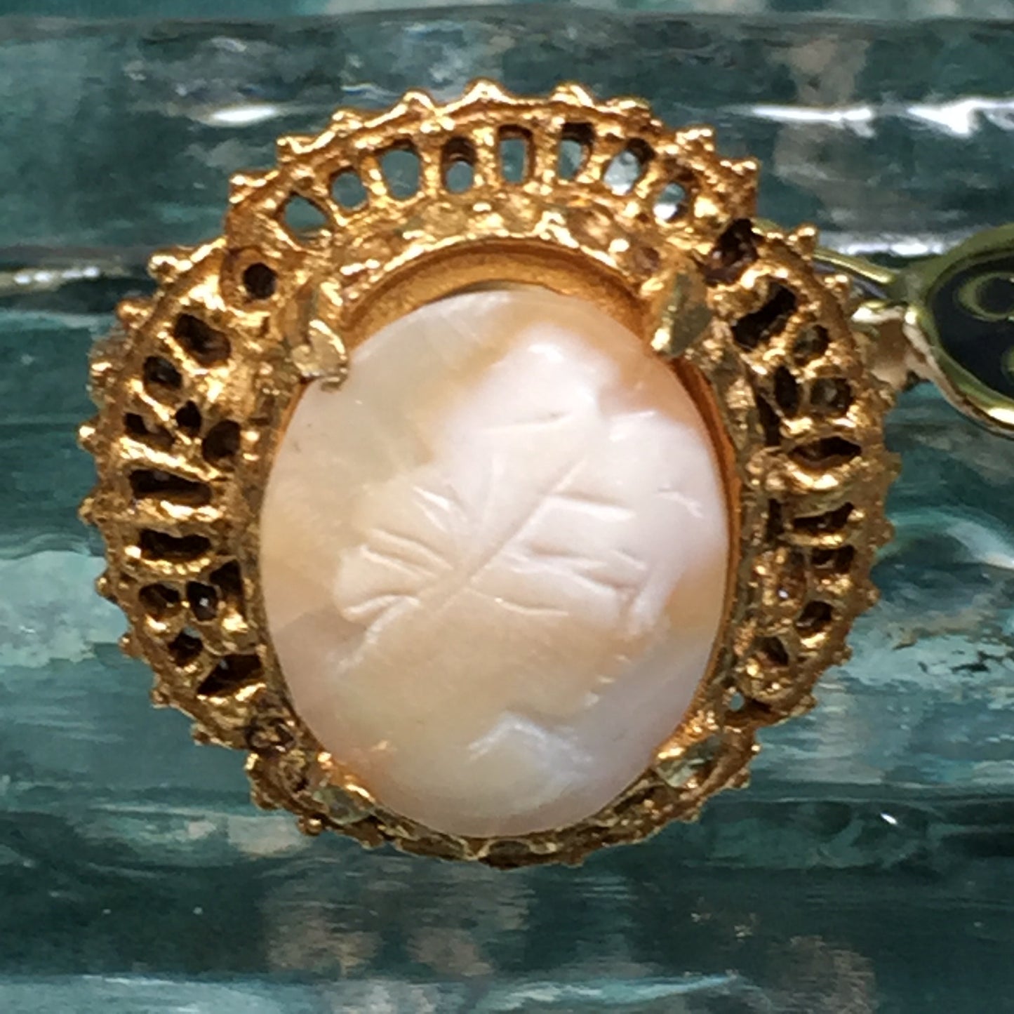 Vintage Florenza Shell Cameo Ring with Tags - Lady Slippers