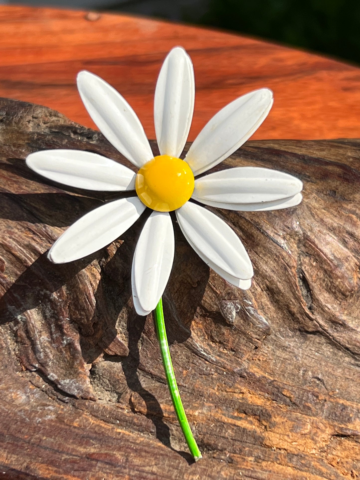Vintage Enameled Daisy Pin